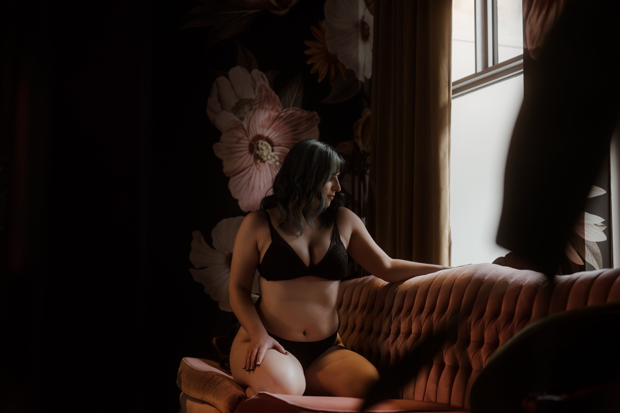 Toronto-luxury-boudoir-photographer-Kaitlyn-Hill-Photography (4).jpg