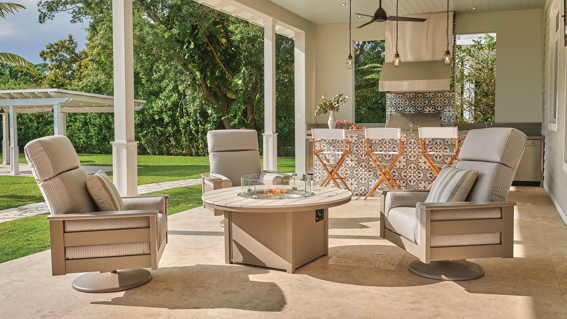 Telescope - Leeward Supreme Cushion Chat