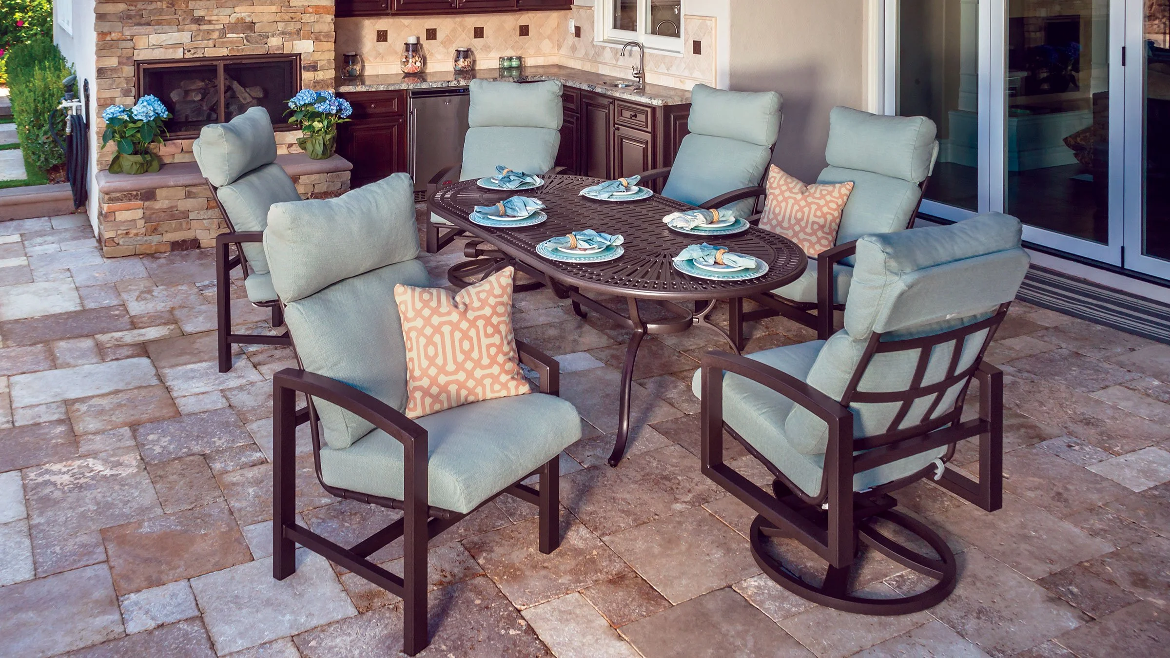 Tropitone - Lakeside Cushion Dining