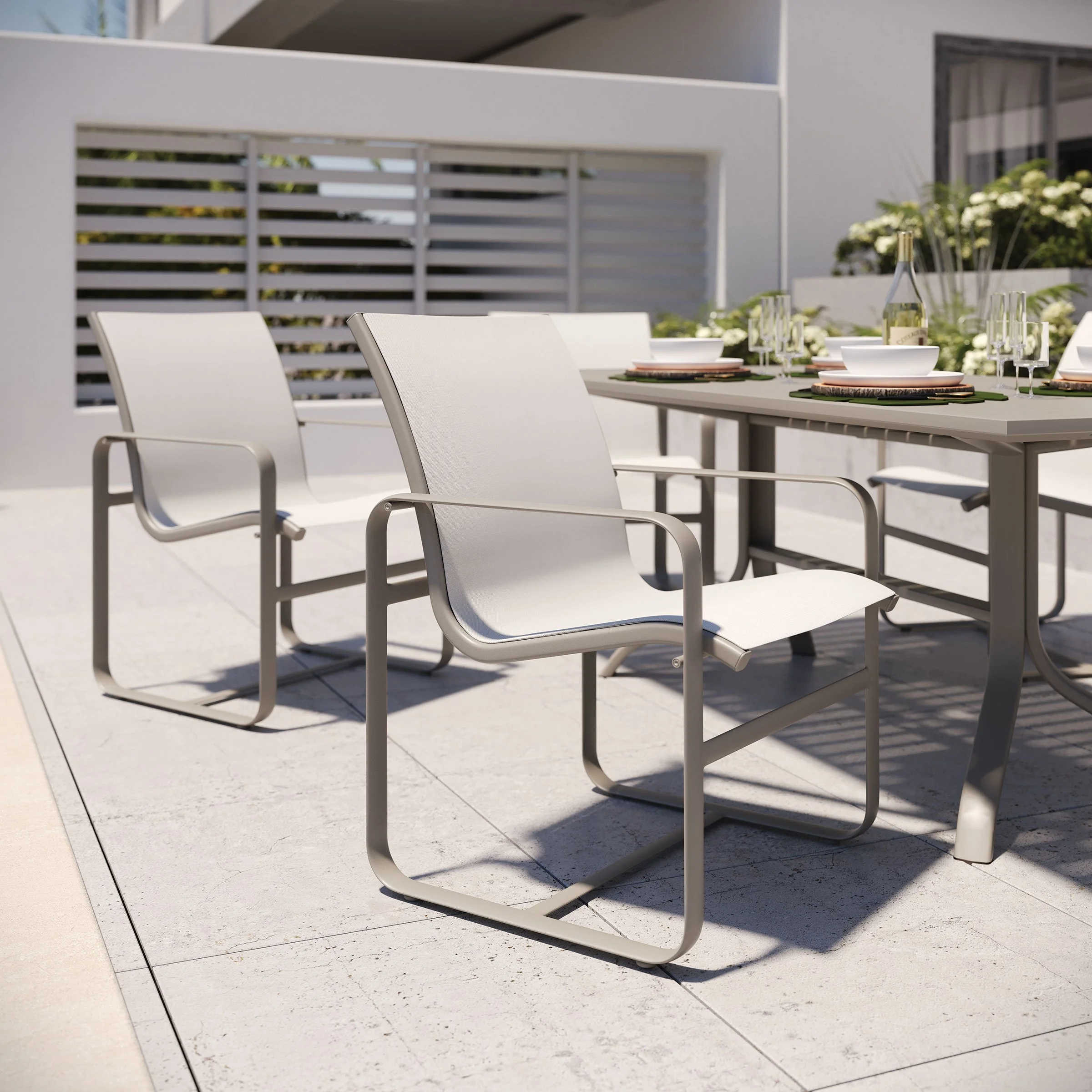 Tropitone - Brasilia Sling Dining Detail