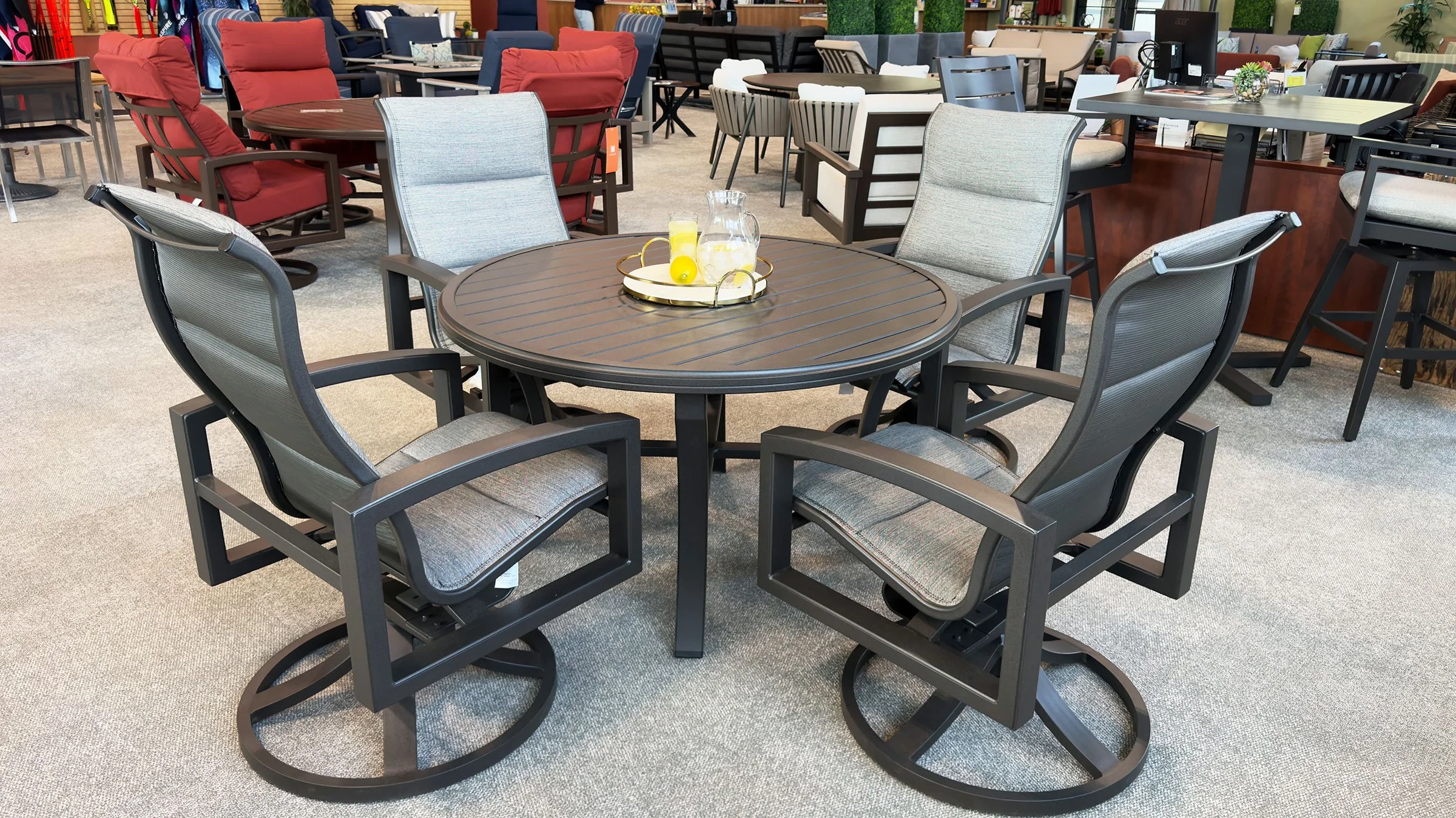 Tropitone | Lakeside Padded Sling/Banchetto Dining Set 2