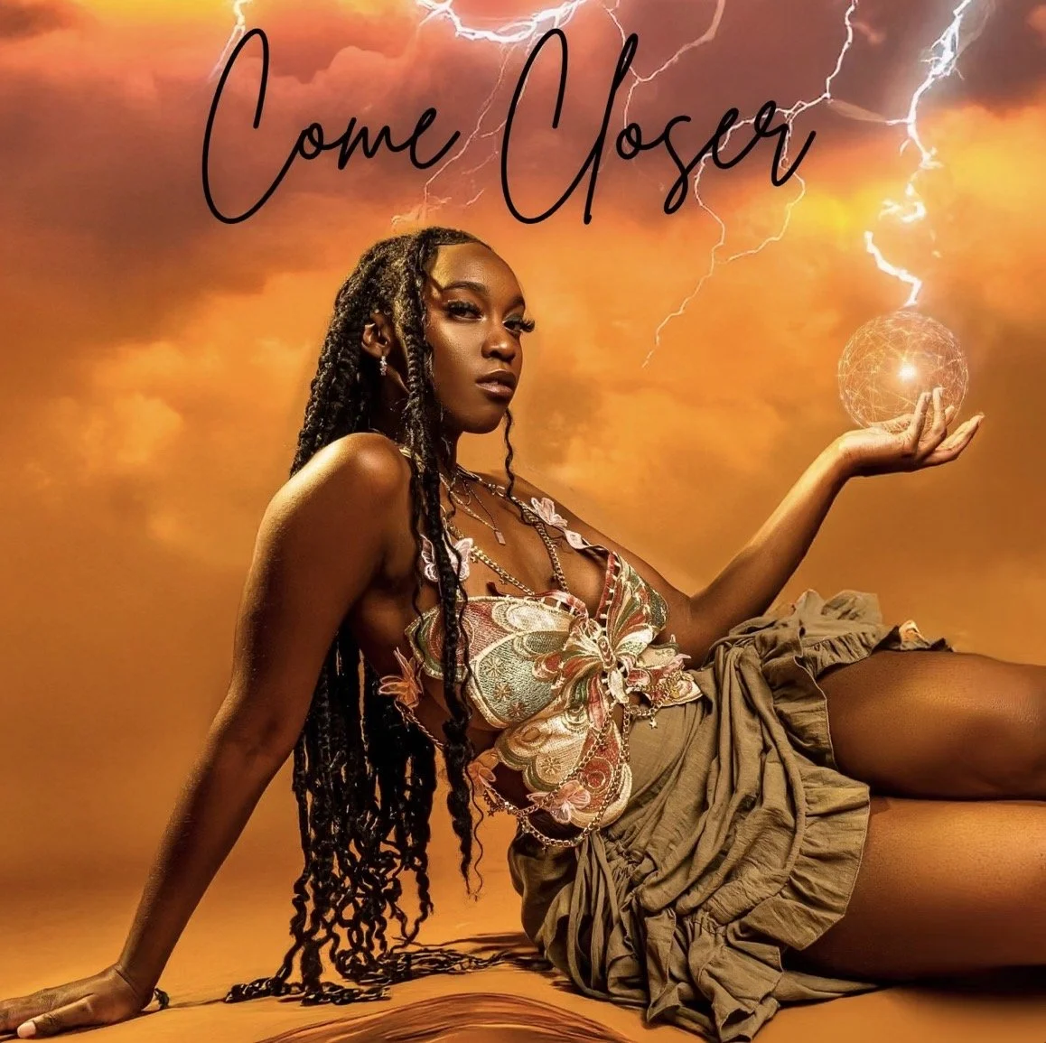 Ifeanyi Elswith creates awesome vibes w/ release “Come Closer”