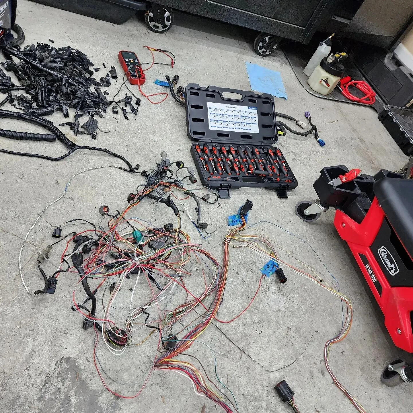 My life right now modifying this factory wiring harness for what I need. 

#coyoteswap #coyoteswapped #coyoteswaptheworld #mustanggt #sn95 #sn95nation #fordcoyote #fordmustang #fordmustanggt