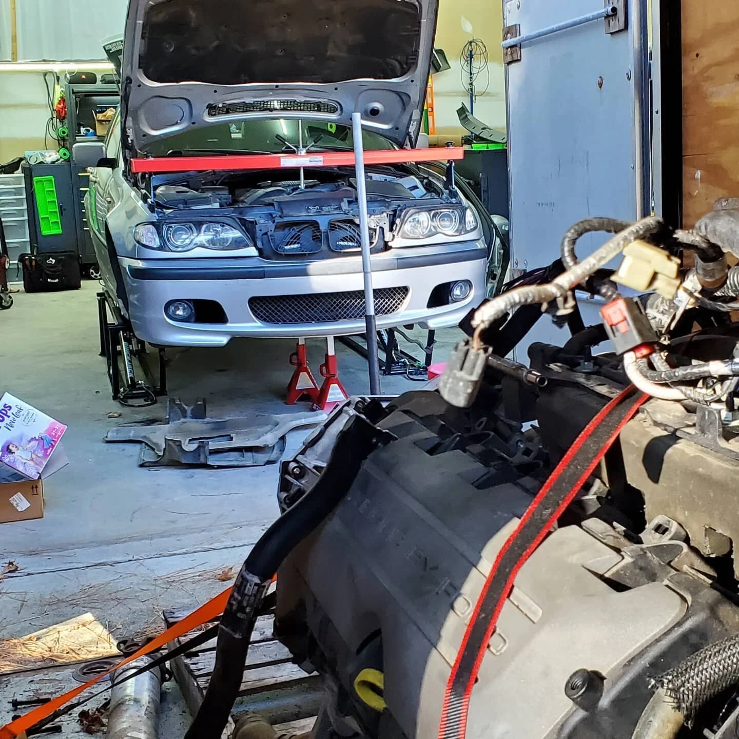 Is this a look into the future? Stay tuned to find out....

#bmw #bmwe46 #bmwgram #bmwusa #bmw3 #bmwnation #bmwe46gang #bmwinsta #bmw3series #bmwm3e46 #bmwtouring  #bmwe46touring #bmwe46wagon #bmwclub #coyote #coyoteswap #coyoteswaptheworld #coyotesw