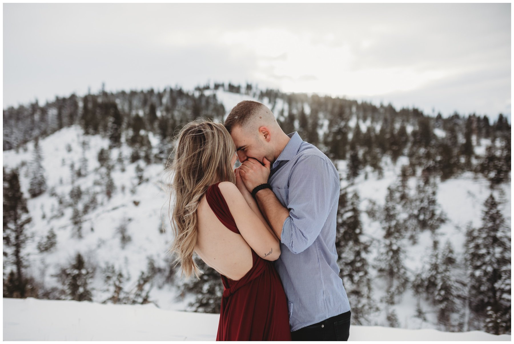 MomentsbyCailey_KamloopsSnowWinterCouplesSession_0047.jpg