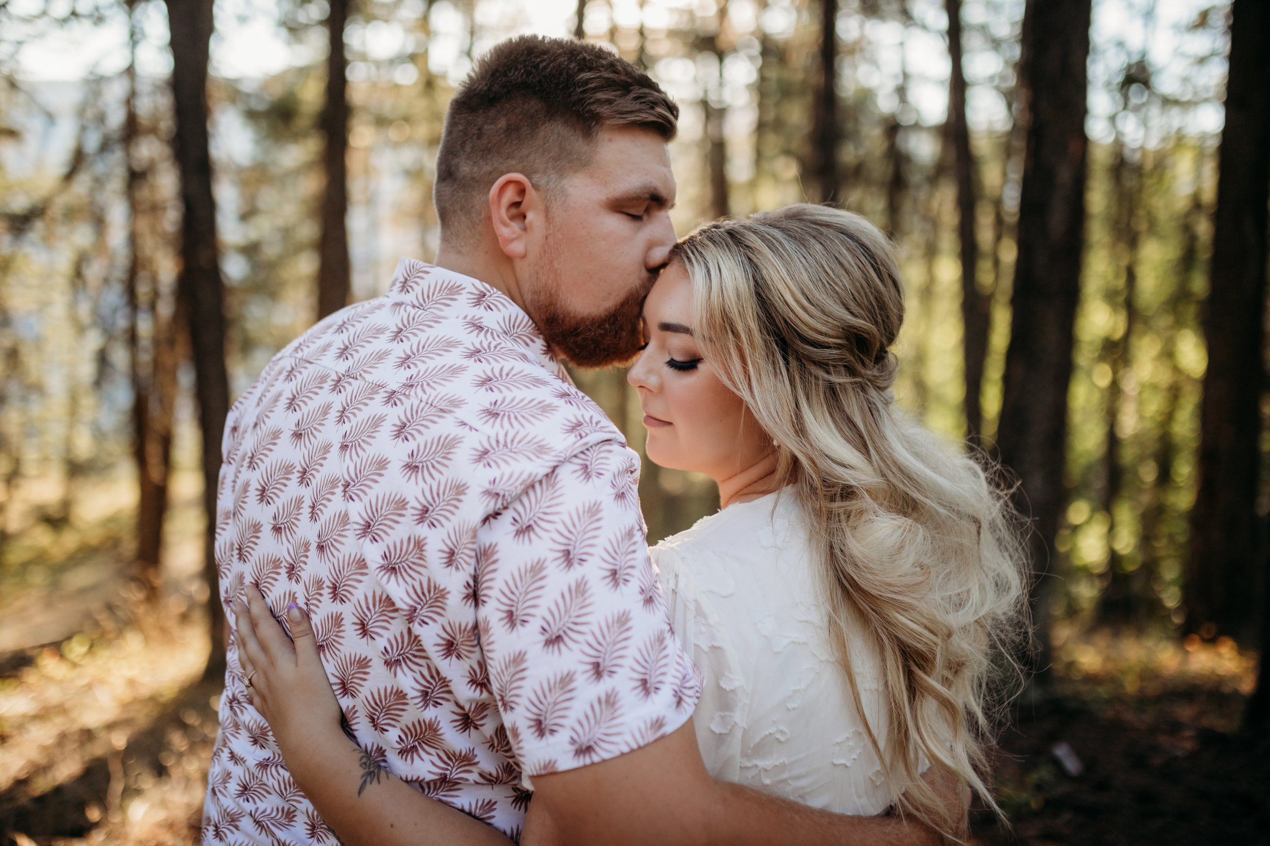 MomentsbyCailey-CassidyEthan-EngagementSession-18.jpg
