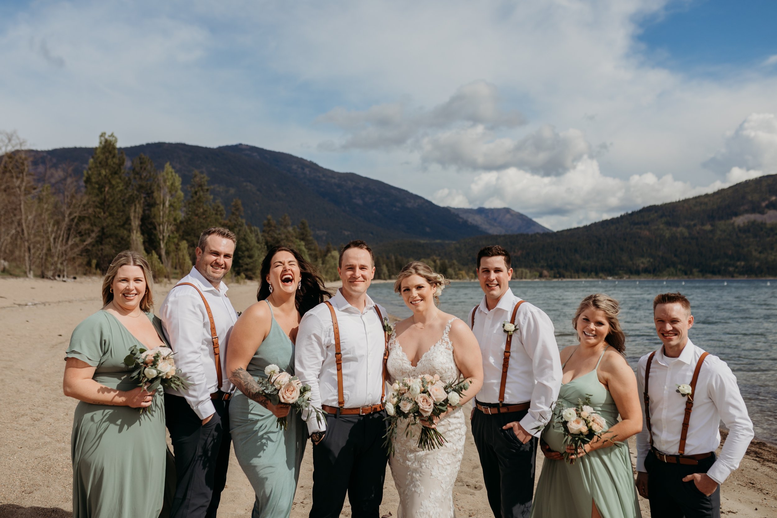 MomentsbyCaileyKamloopsWeddingPhotographer_ShuswapLakeBeachfrontWedding_0074.jpg