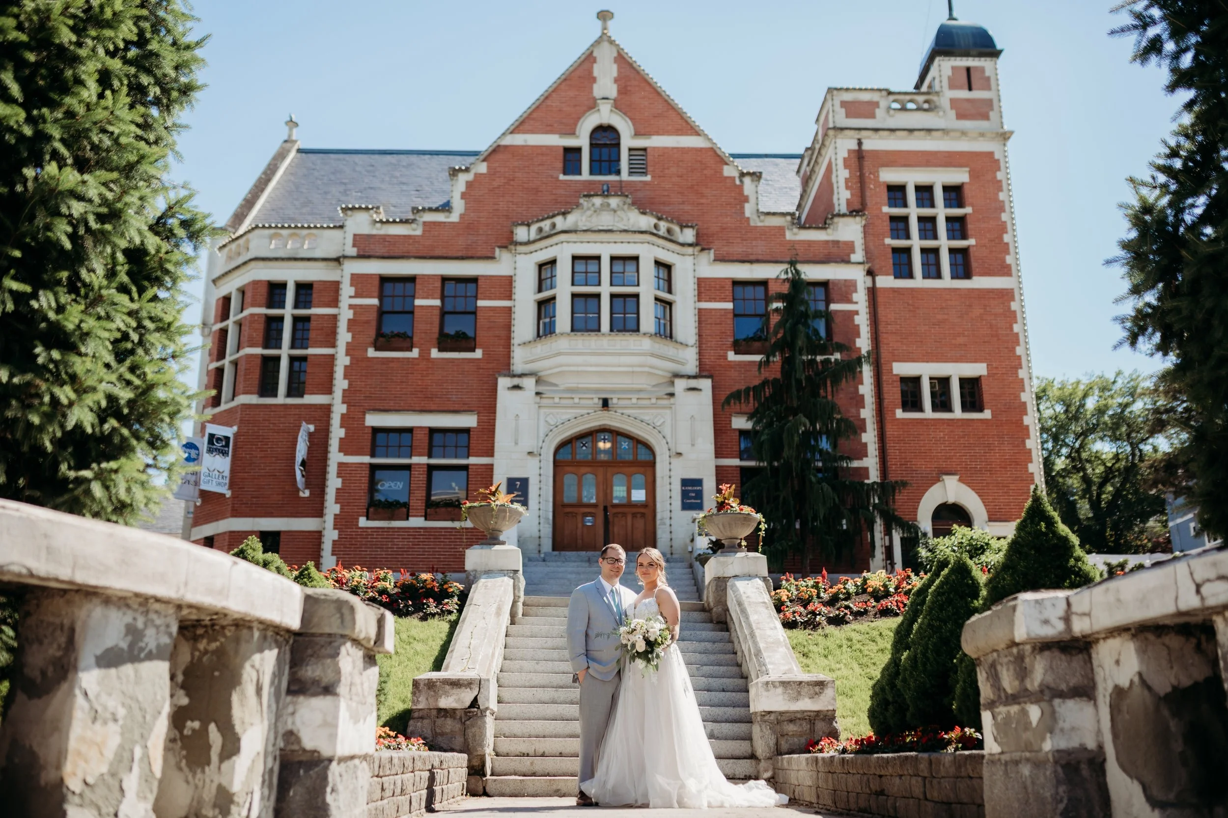 MomentsbyCaileyKamloopsWeddingPhotographer_DowntownKamloopsWedding_0080.jpg