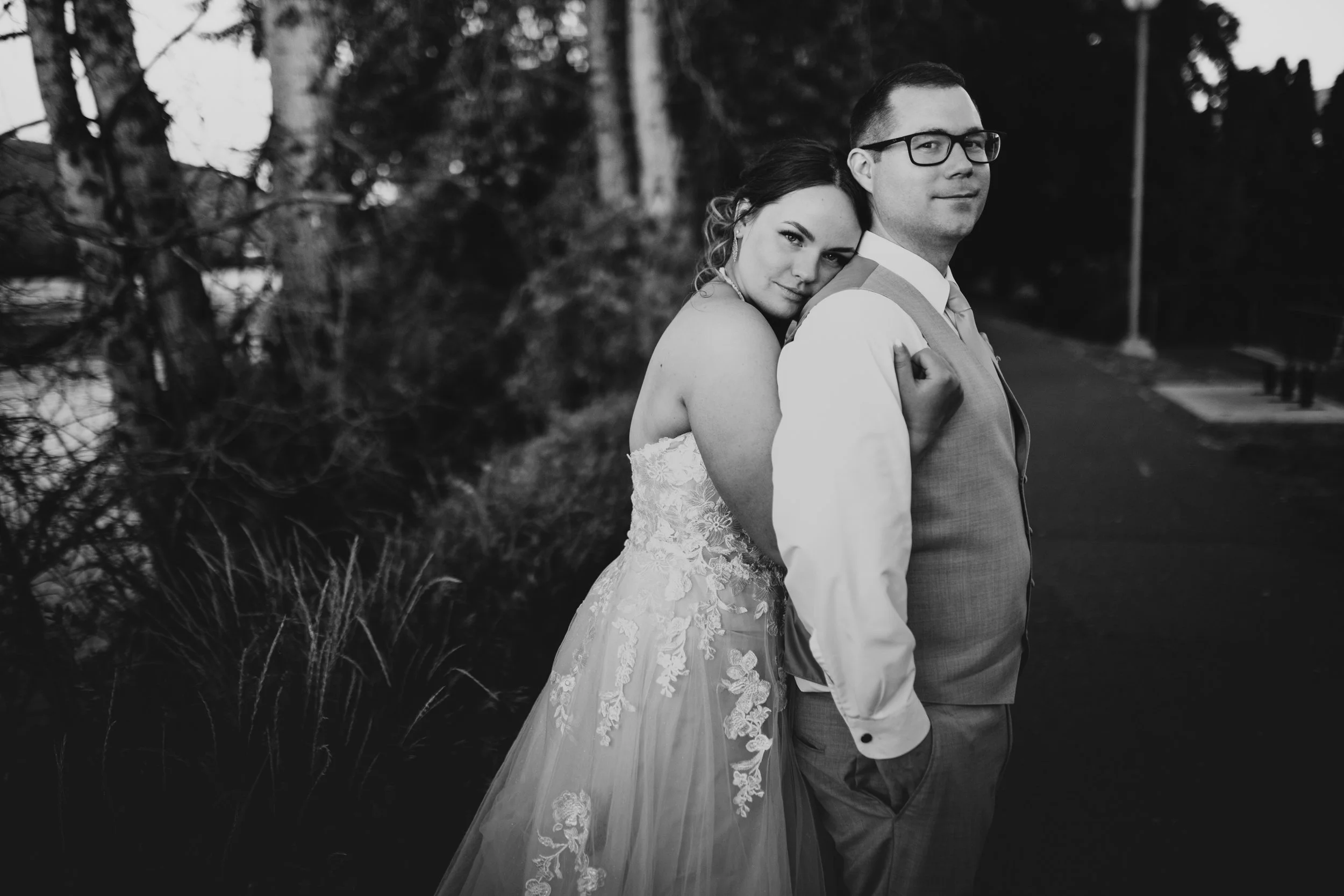 MomentsbyCaileyKamloopsWeddingPhotographer_DowntownKamloopsWedding_0124.jpg