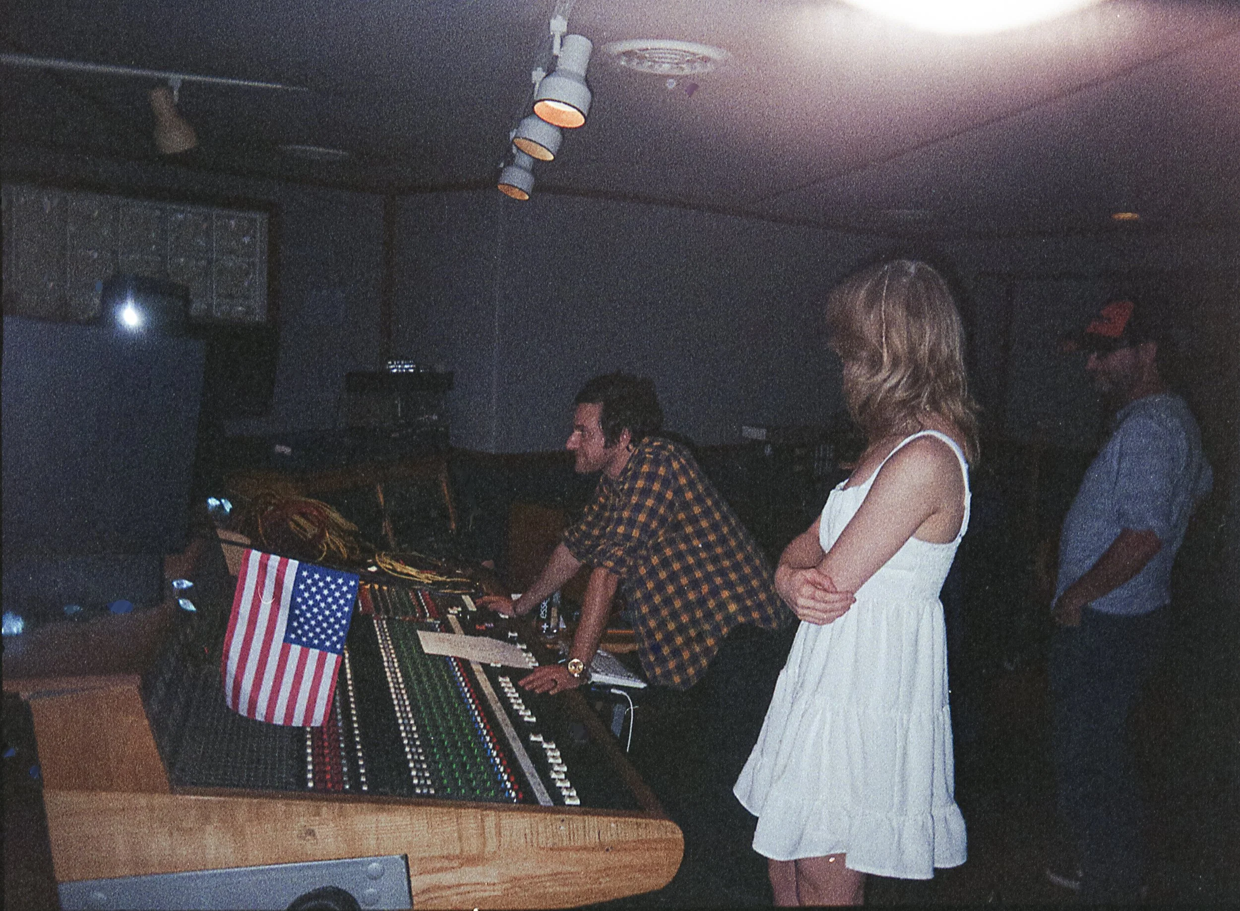 FUJI200015_0001_Layer 2.jpeg