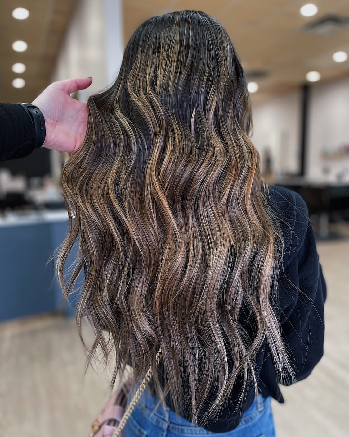 Dear Santa 🎅🏽
Things I want for Christmas 🎄
1. hair extensions
2. hair extensions
3. hair extensions
•
•
•
#hairgoals
#hairsalon
#hairextensions
#utahhair
#utahhairstylist
#utahhairextensions
#utahhairsalon
#slchairstylis