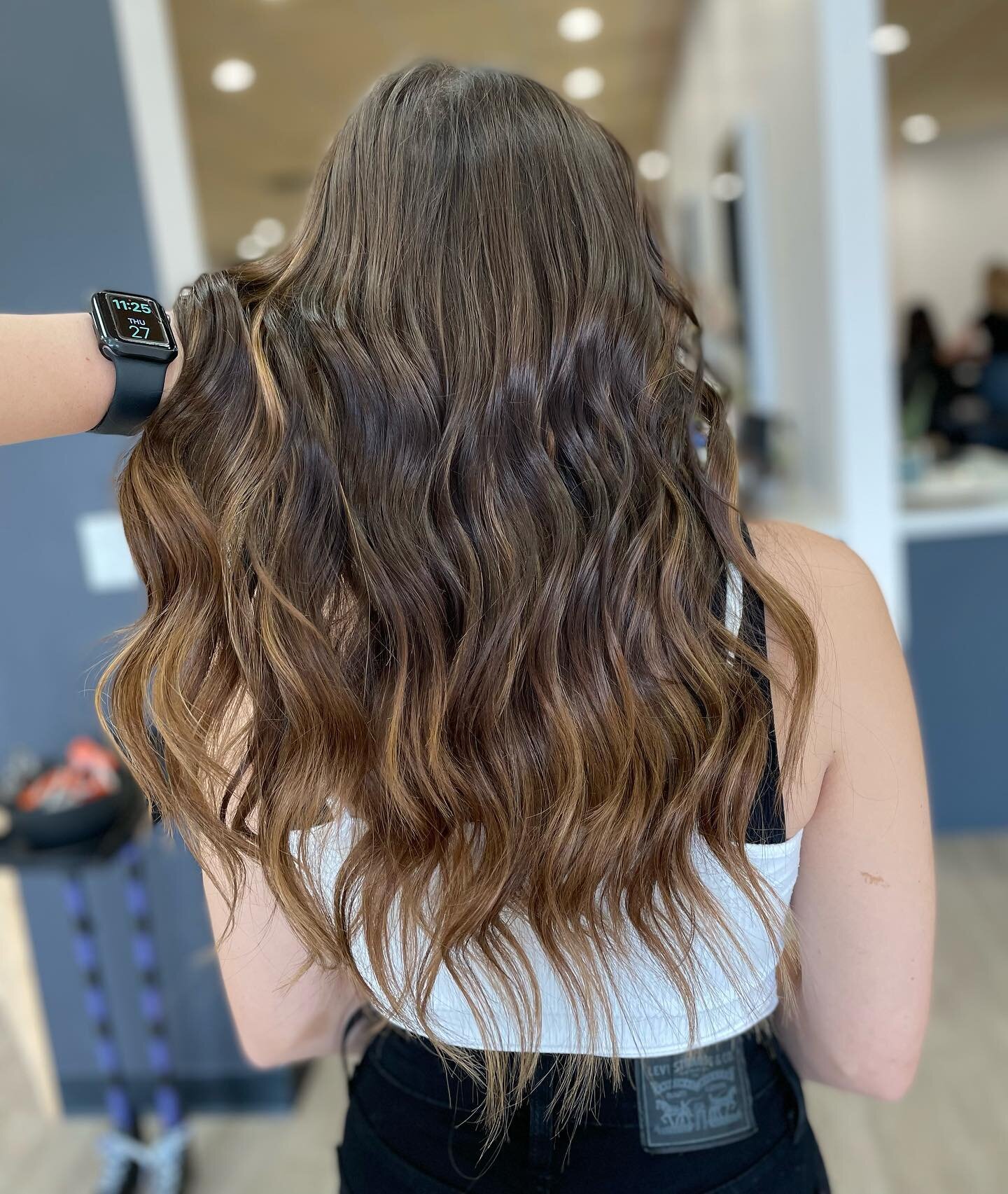 No tricks, only treats 🍬
What a HalloQueen🎃
Hahaha you’re welcome for the dad jokes 🤩
•
•
•
#hairstyles
#hairgoals
#hairextensions
#hairextensionspecialist
#extensions
#extensionspecialist
#utahhair
#utahhairstylist
#u