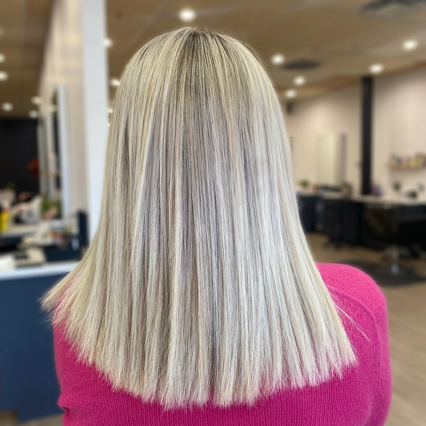 we love a bright blonde🥳
I have more appointments available before the holidays! message me and let’s get you on the schedule!!💫
-
-
-
-
-
#utahhairstylist #uthair #slcsalon #draperut #sandyut #blondingspecialistut #hairextensionsslc #sandyut
