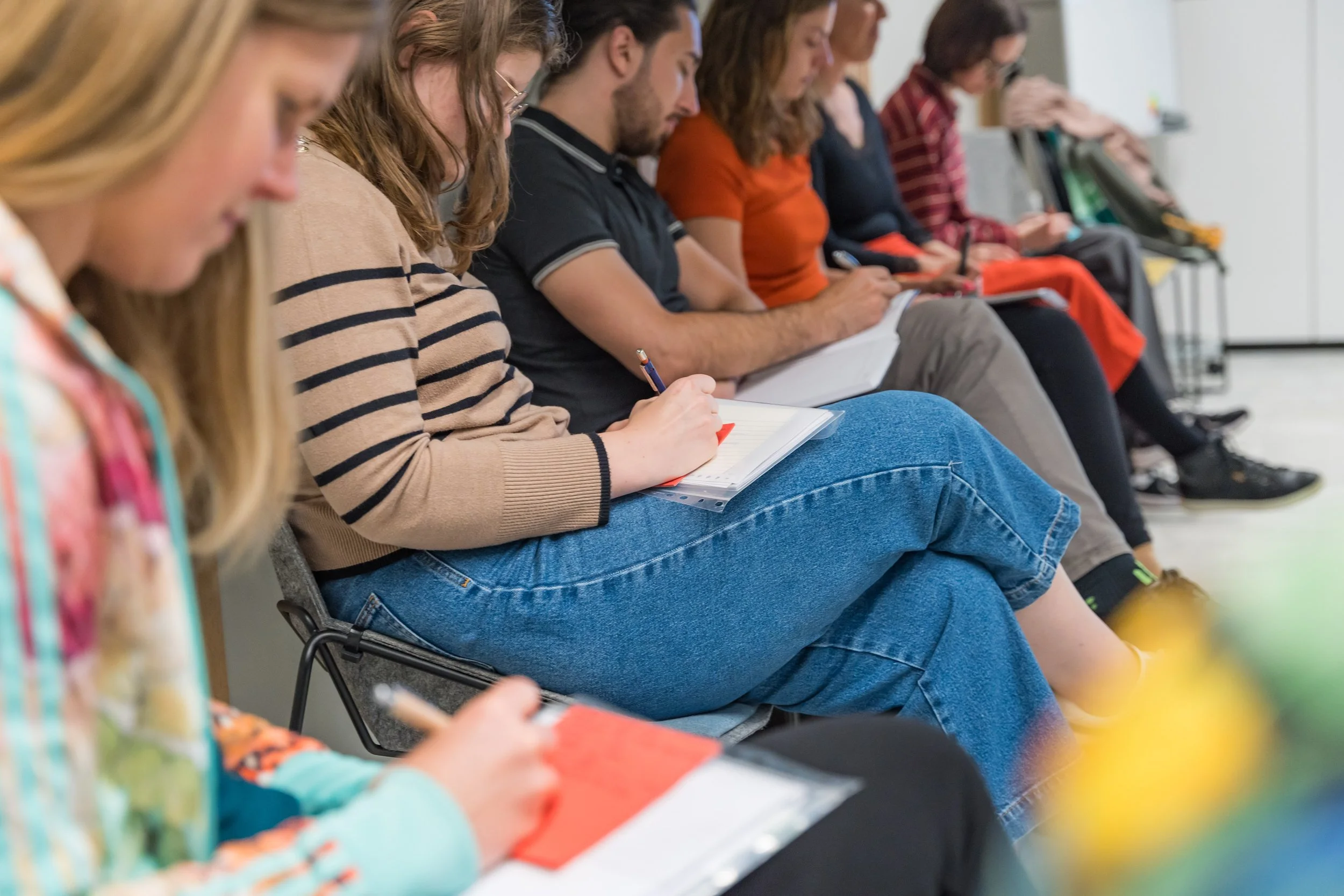 Izjava za javnost: Ko zgodbe povezujejo ljudi: kako nastajajo nove skupnosti po Sloveniji