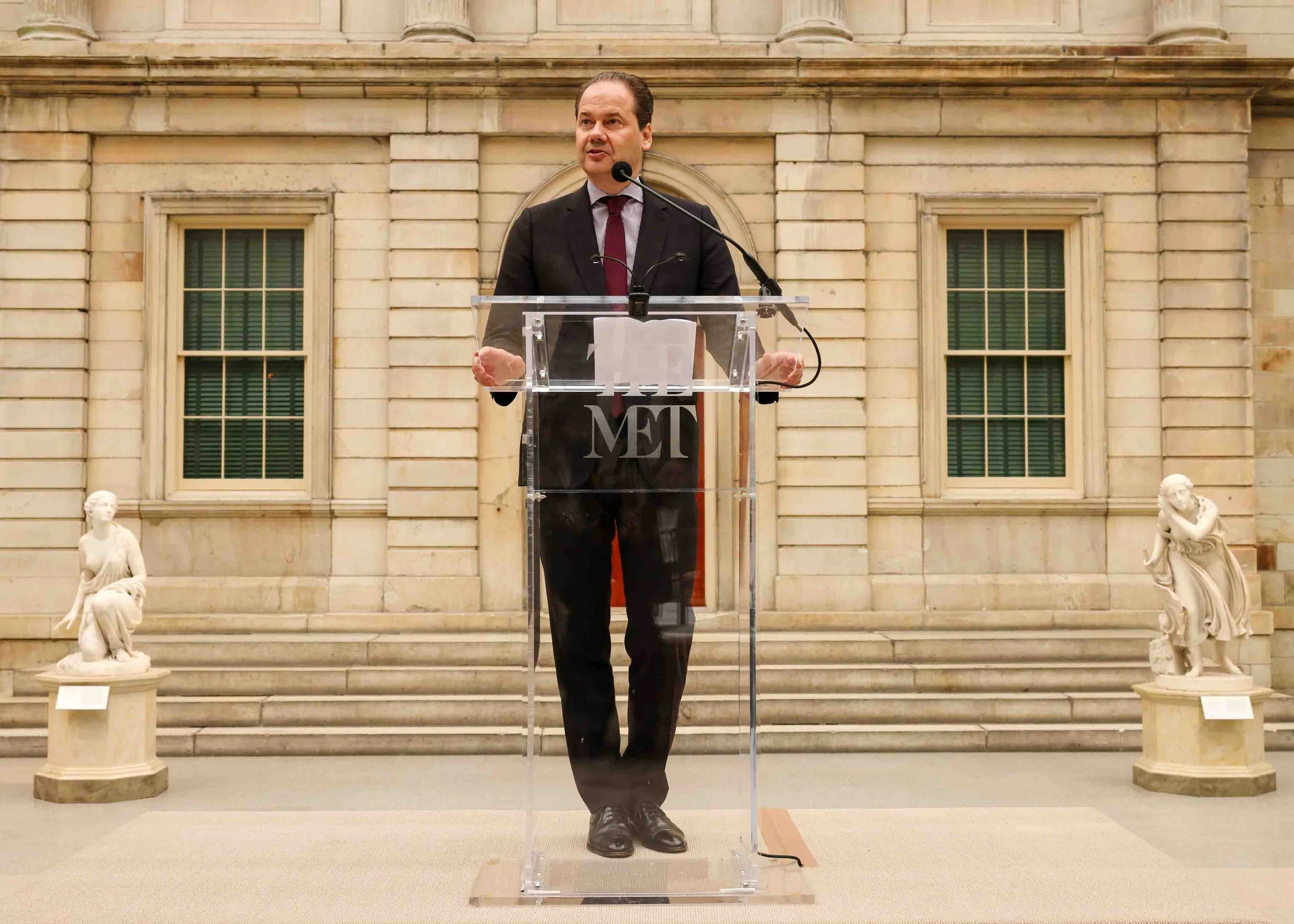 A lecture by Max Hollein