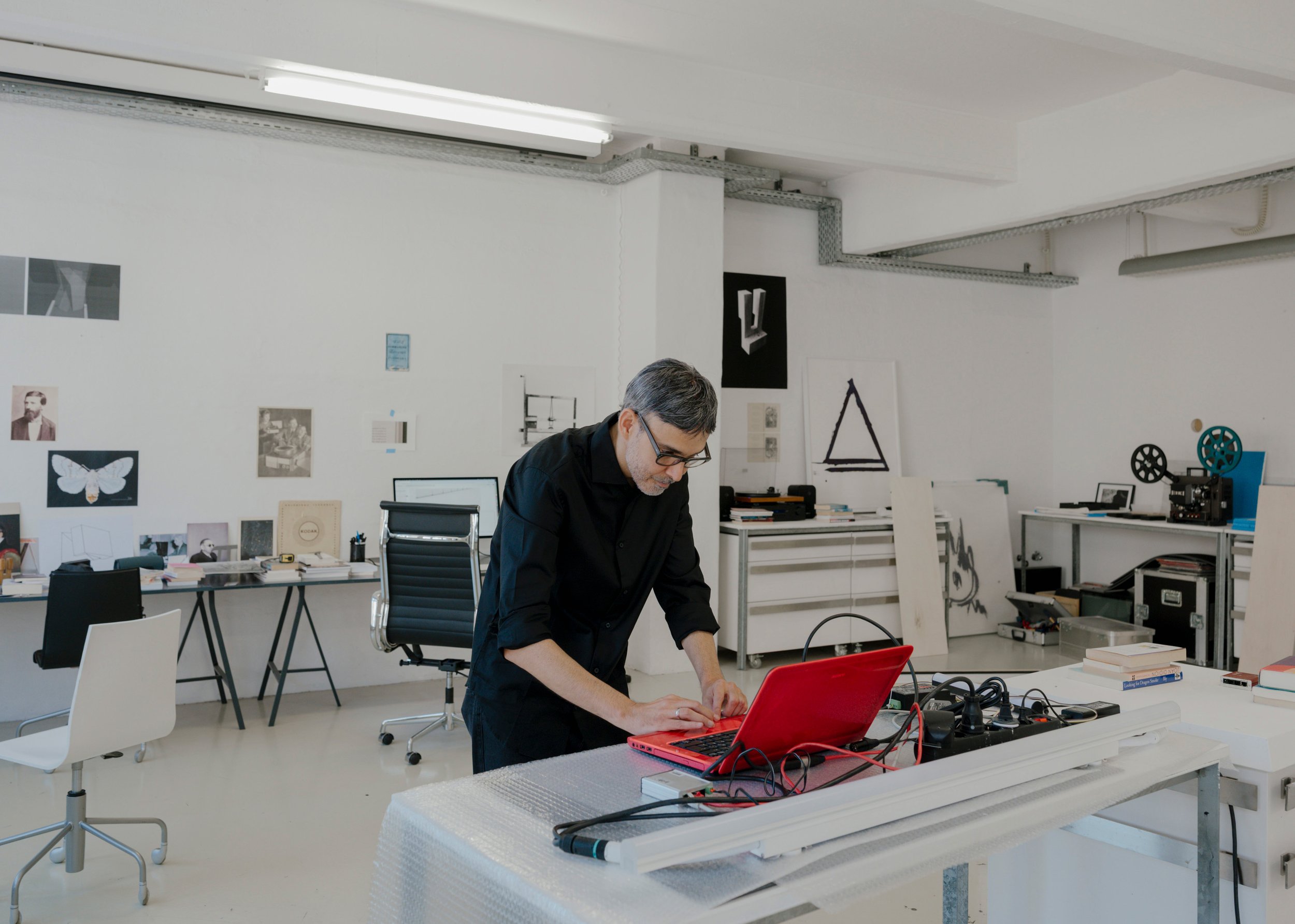  Studio Portrait Andrés Ramírez Gaviria. Photo: Lea Sonderegger 
