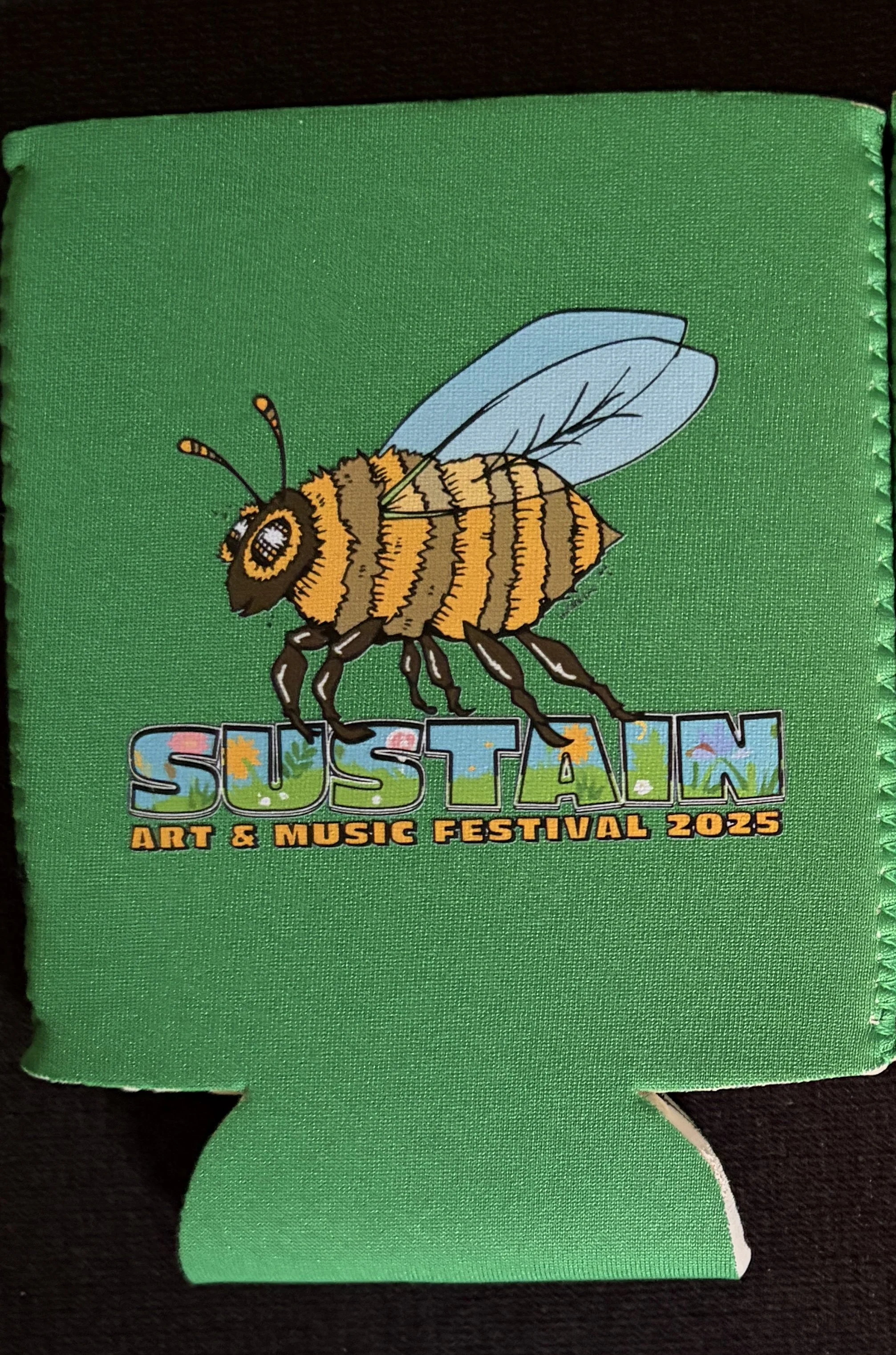 Bee front koozie.JPG