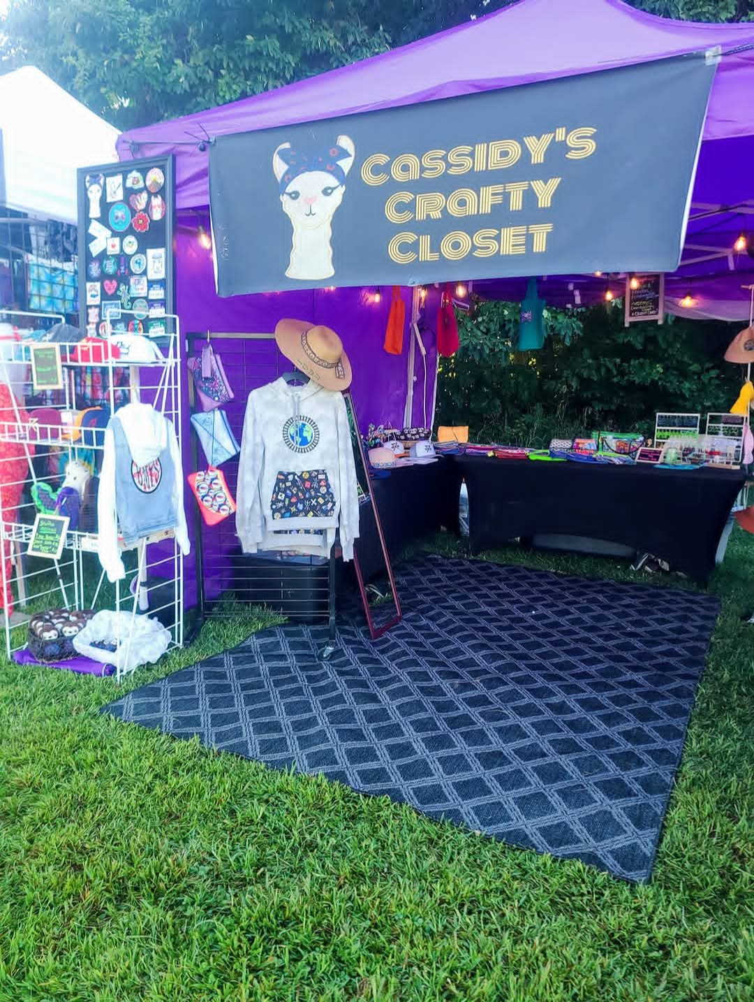 Cassidy Crafty Closet Booth 2349.png