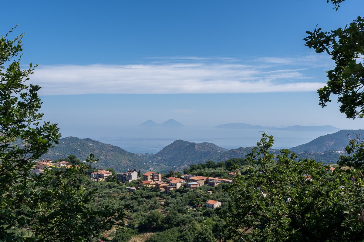 CASTELL'UMBERTO E L'ANTICO BORGO DI CASTANIA