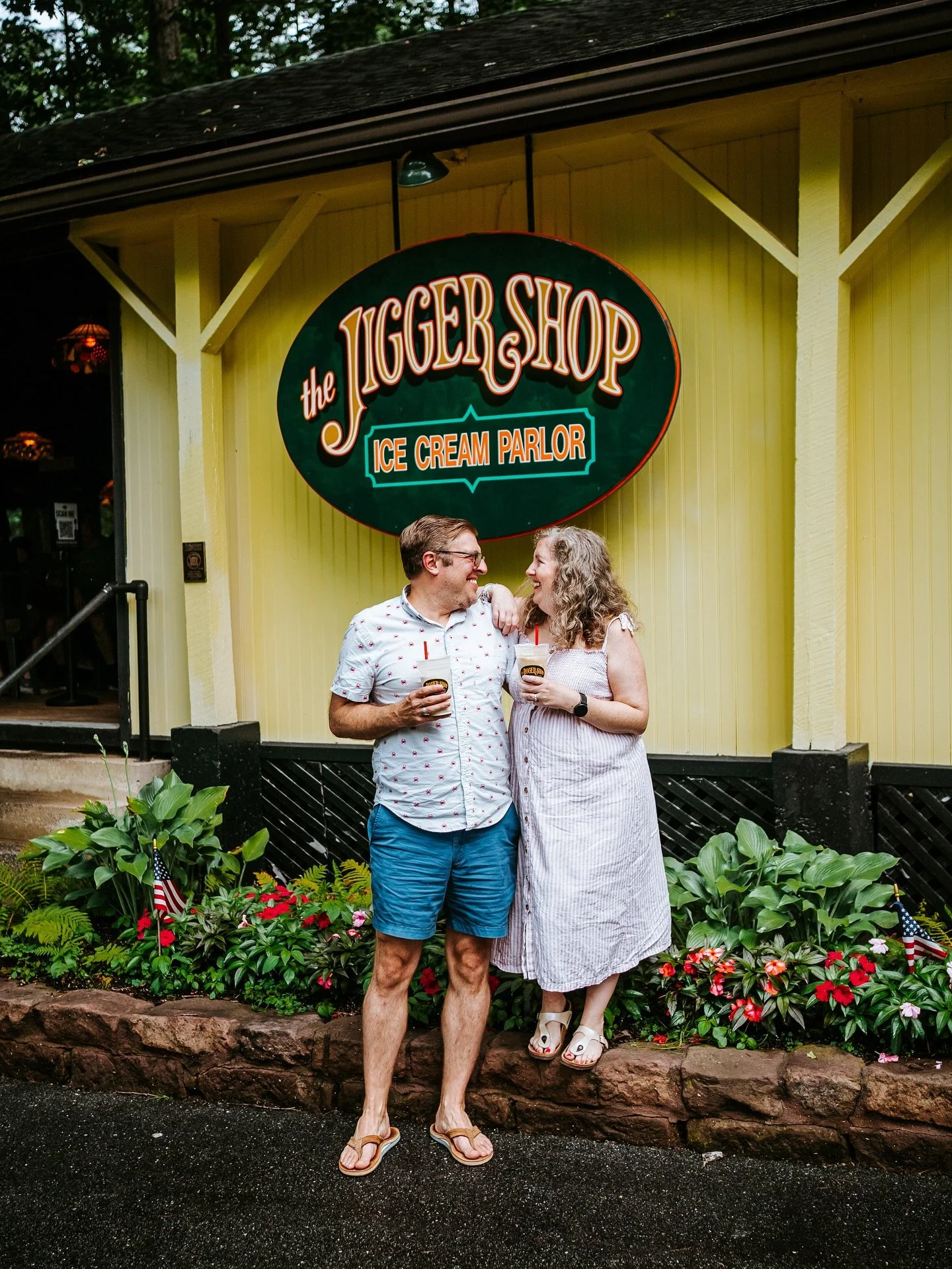 Today is the LAST DAY to come visit the Jigger Shop for the 2025 season! Make sure to stop in from noon to 9pm for a last minute sundae or scoop!🍨🍦