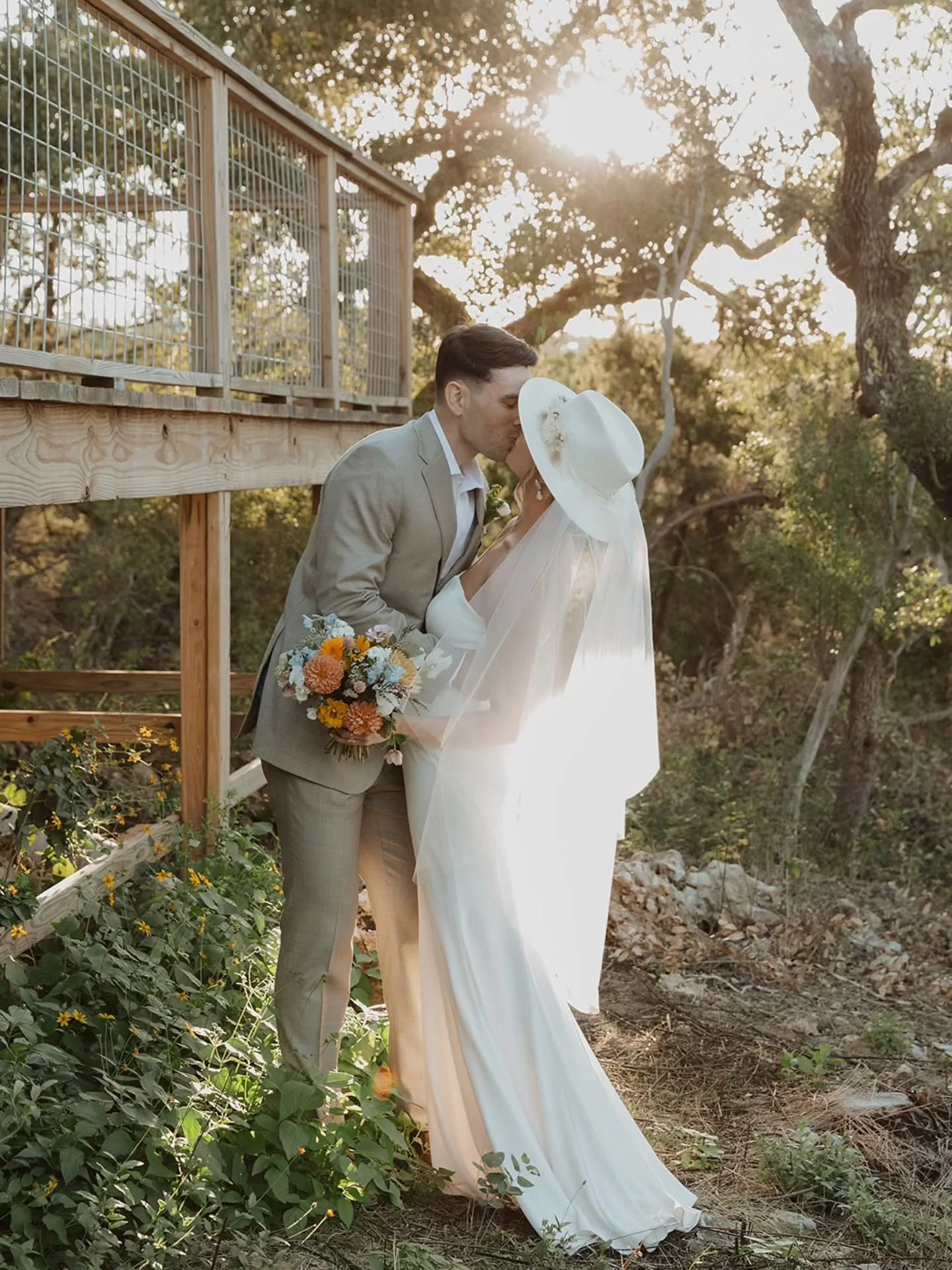 From the archives ✨️✨️

Alaina &amp; Jack&rsquo;s intimate Hill Country wedding was everything we love &mdash; heartfelt, artfully detailed, and filled with the kind of joy that lingers. ✨ From wild, textural blooms to the softest golden light, every