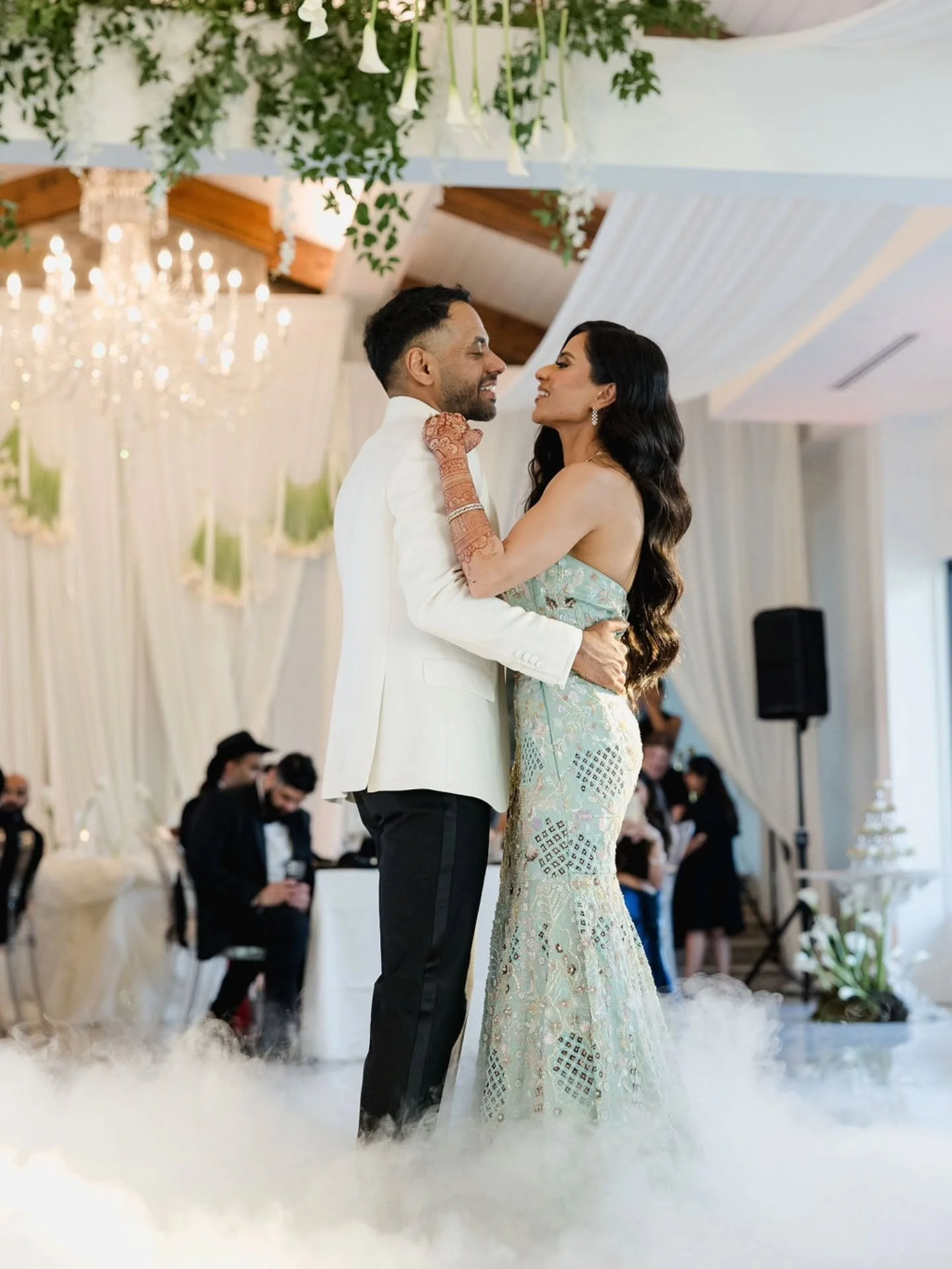 #2 of our Top 3 most viewed weddings according to Instagram - Alisha + Daanish ✨️🤍

We'll never be over this calla lily installation. 

Photography: @abigailphotog
Venue: @thevidereestate
Planning + Design: @dwellinthedetails
Florals: @yarrowandjame