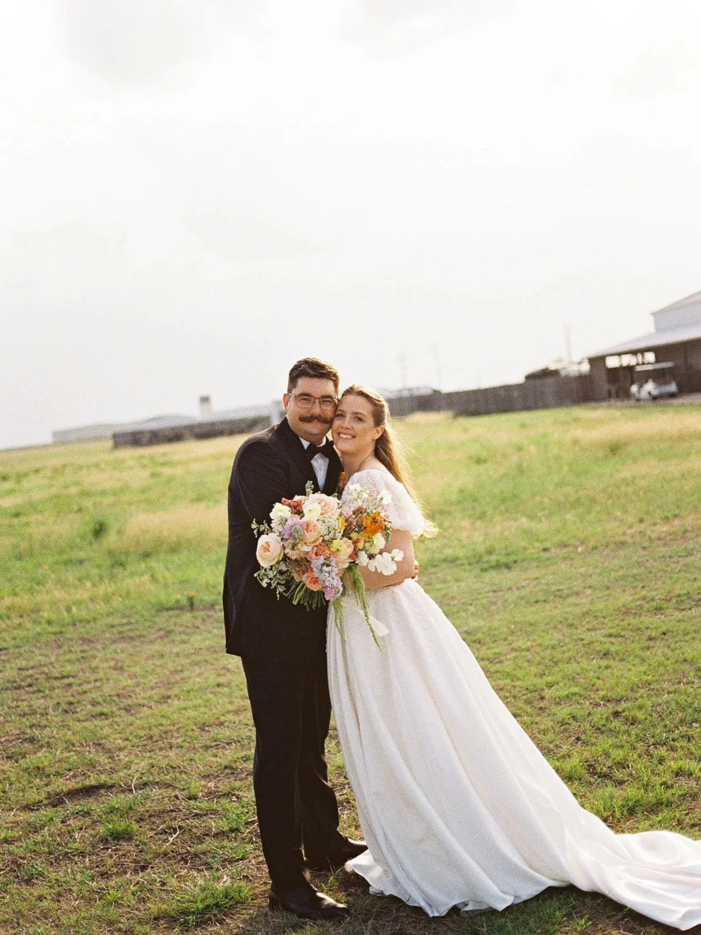 The Lotridges, on film 🎞️
An ode to slow love, soft florals, and moments that feel like keepsakes. Forever chasing this kind of quiet romance.

Now booking 2026 + 2027 weddings

Photography: @jerireneephotography 
Venue: @theallenfarmhaus 
Dress: @m