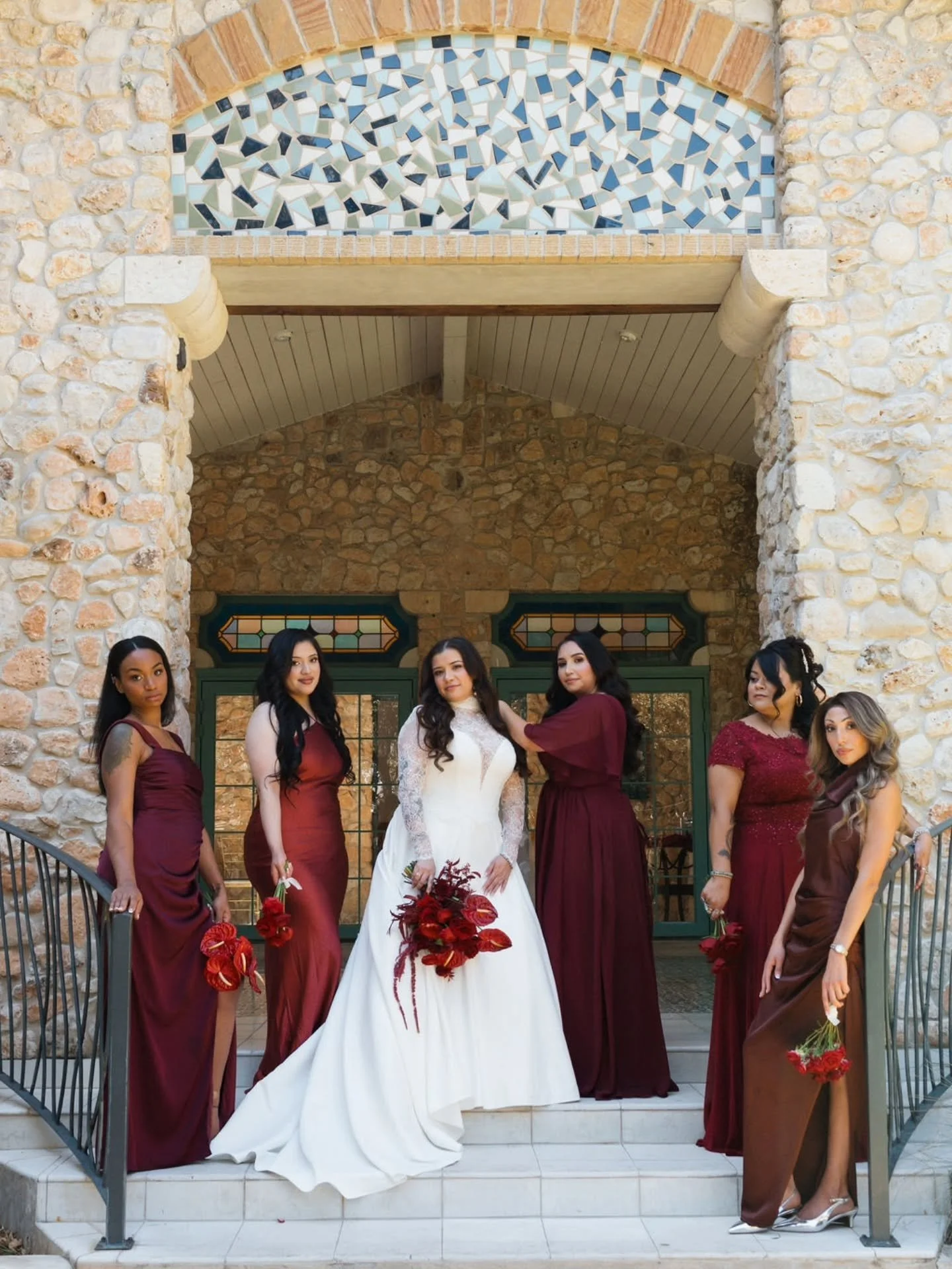 Love in bloom ✨️🌹

Marissa&rsquo;s stunning monochromatic red bridal bouquet set the tone&mdash;rich, romantic, and unapologetically bold. Her bridesmaids&rsquo; bouquets were thoughtfully designed to complement hers, tying the look together beautif