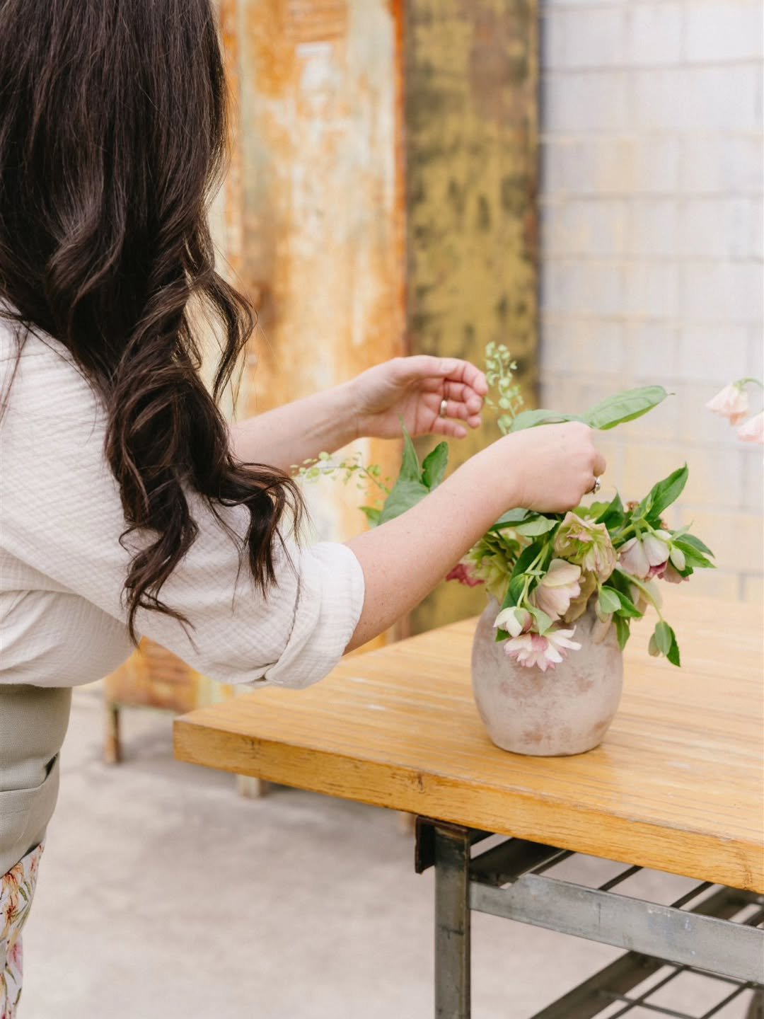Counting down the days until spring wedding season 🌸

Hands deep in flowers, celebrating the sweetest couples, and soaking in the magic of a new season. We can&rsquo;t wait. 🤍

📷@edgerlyphotography

#yarrowandjames #texasweddingflorist #springwedd