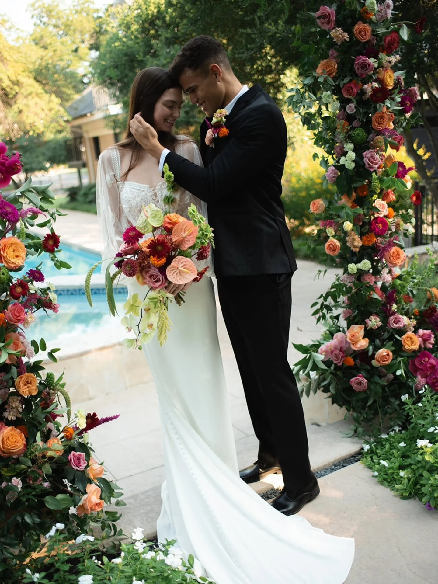 If you&rsquo;re planning a wedding with colorful florals&mdash;this is your sign to choose your photographer wisely.

Photographing color is a skill. And not every photographer does it well.

I can&rsquo;t tell you how many galleries cross my desk wh