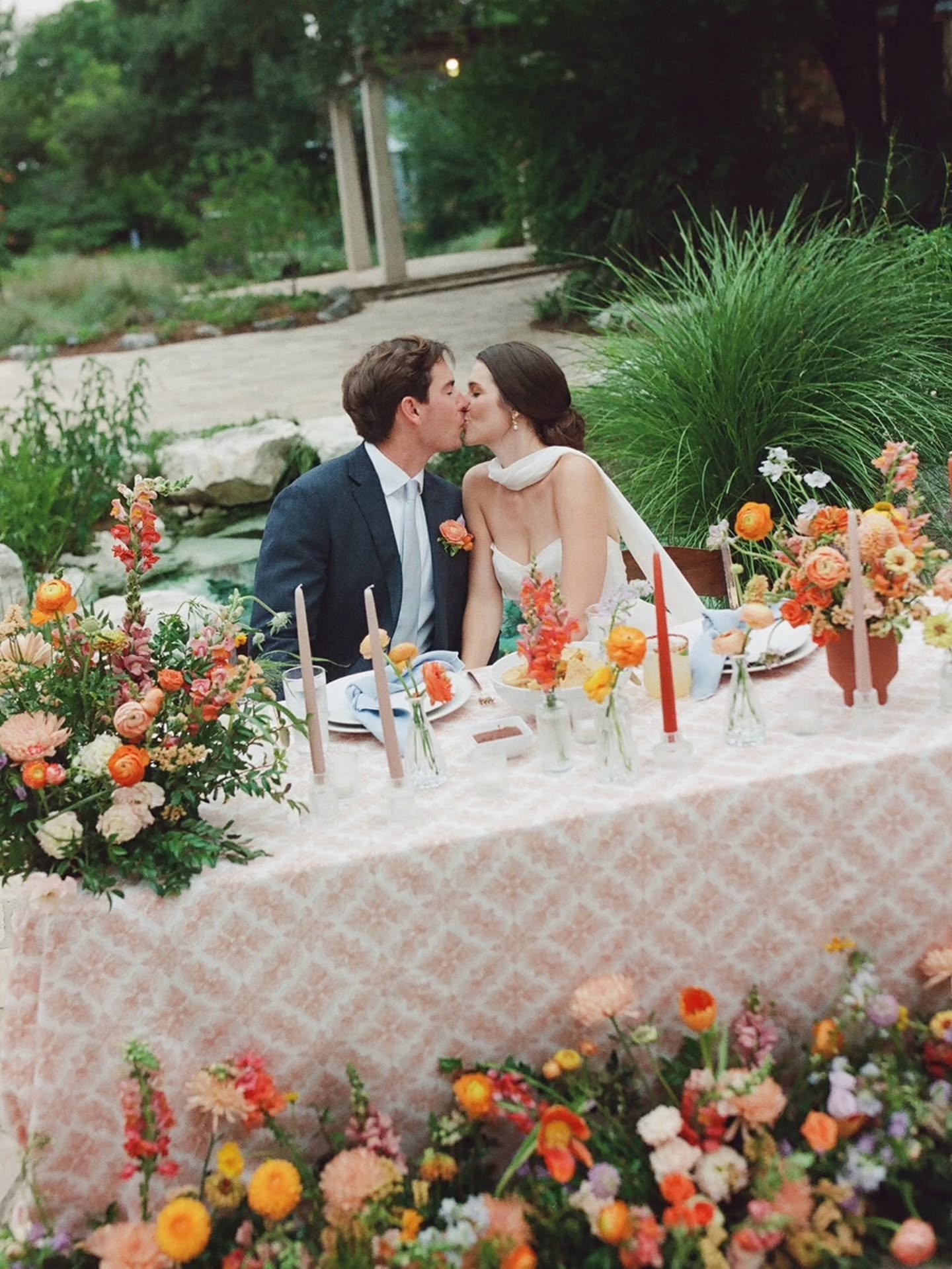 Happy 1 year Anniversary to the Washnocks! Cheers to many more summer nights under the stars! ✨️🥂

Venue: @wildflowercenterevents
Planning &amp; Coordination: @k_laine_co
Photo: @laurennicolephoto_
Florist: @yarrowandjames
HMU: @katyreddellbeauty
Dr