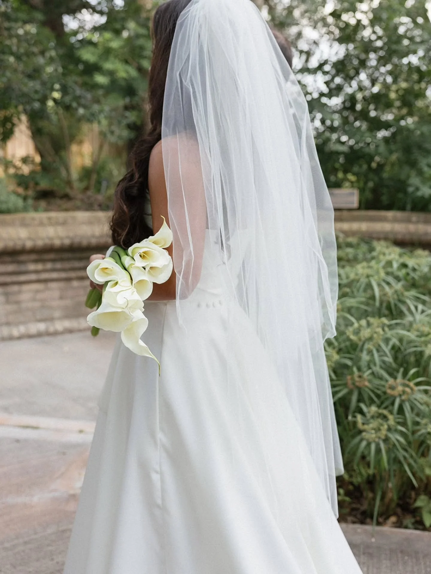 Can't believe it&rsquo;s been a year since V + T tied the knot! This day was filled with so much love, we want to do it all over again! 🩷❤️

Venue -  @sabotgarden
Planning - @dwellinthedetails
Florals - @yarrowandjames
Photography - @ericapatrickpho