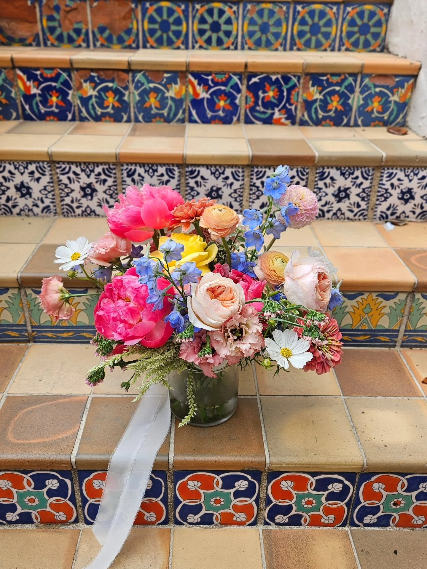 Summer 🩷🌼🌷🪻🏵🍊🍋🍑🍐

One last ode to Summer before I start manifesting cooler temps by watching Practical Magic and Hocus Pocus on repeat. 🎃🧙&zwj;♀️🧹

#summerwedding #floraldesign #sanantonioflorist #sanantonioweddings #satxweddings