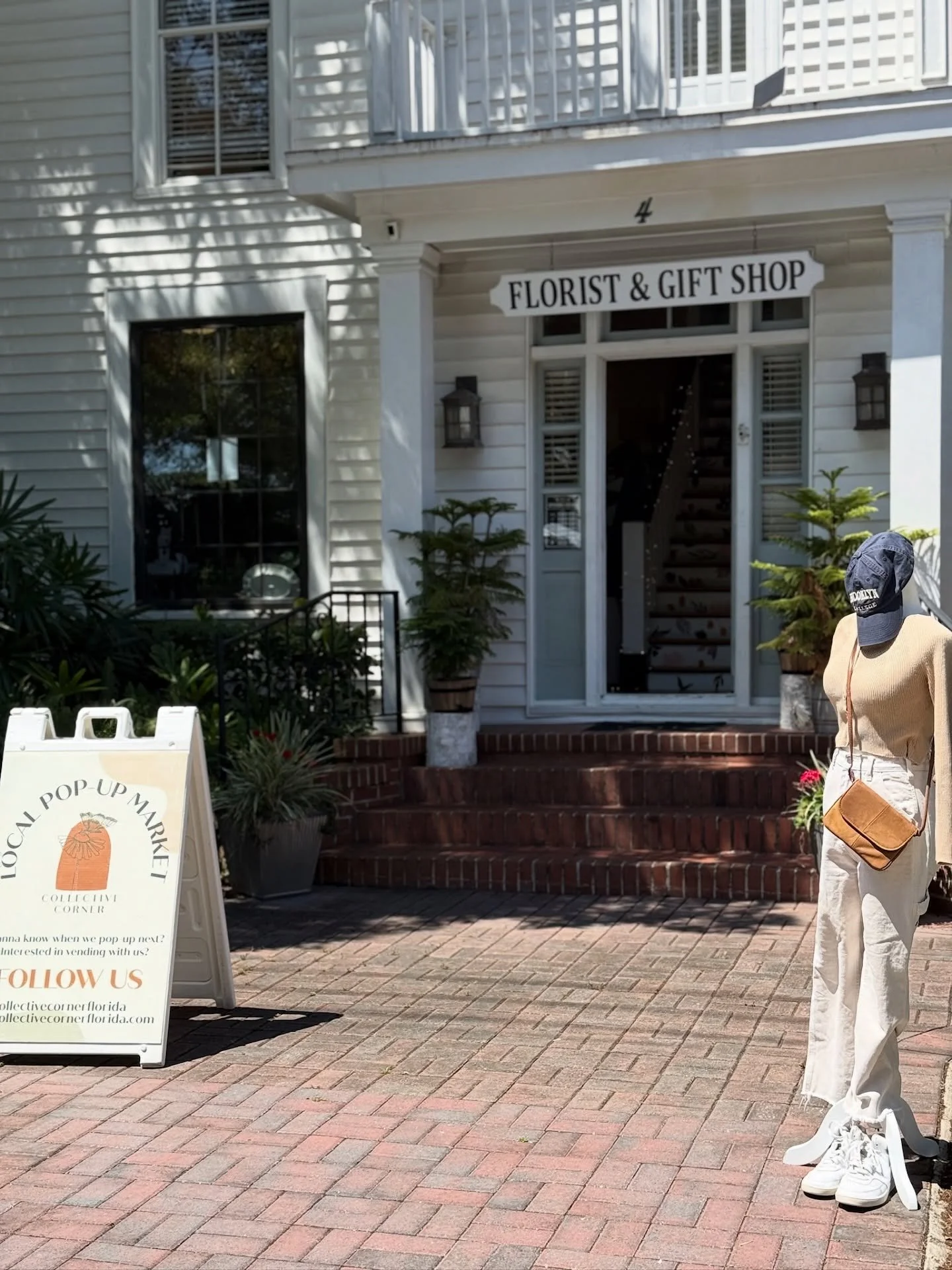 The cooler weather has us extra ready to shop small this weekend. 🍂🛍️

Join @collectivecornerflorida @farmnine this Sunday, Nov 16th | 11&ndash;4 and kickstart your holiday shopping with local makers, cozy vibes, and a stop at @prairiehousecoffeeco