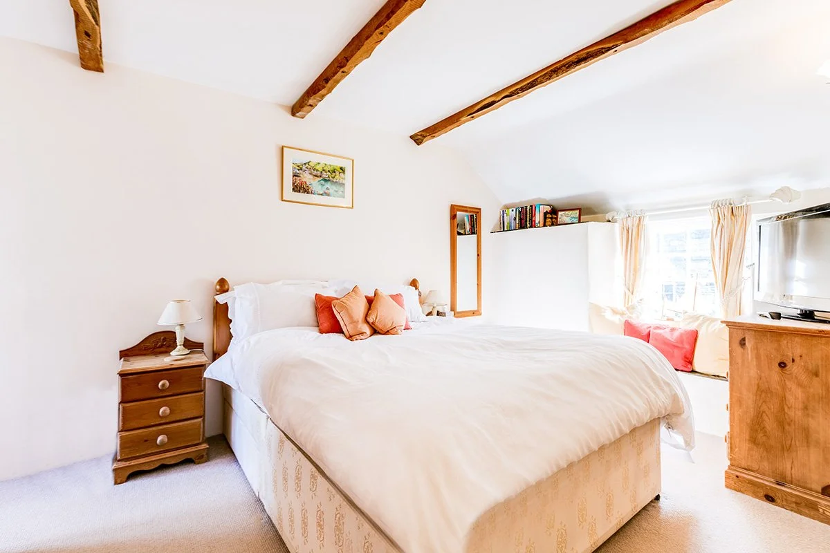 master bedroom in temple cottage, port isaac