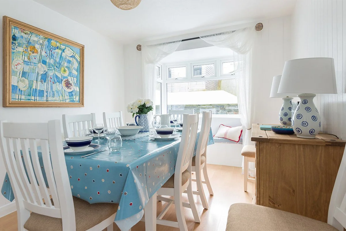 dining area at tregenna holiday let in Port Isaac
