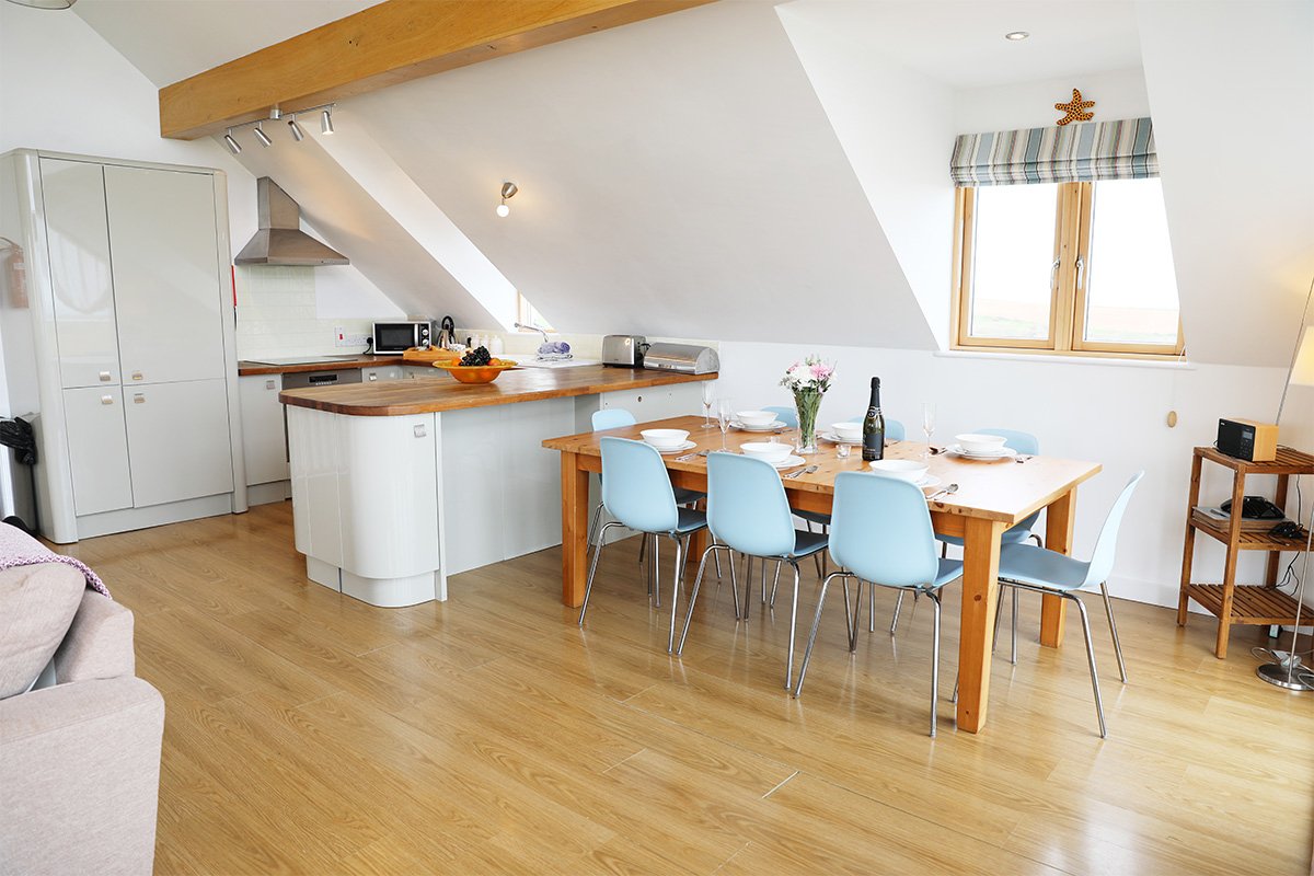open plan kitchen and dining room at north light holiday let in Port Isaac