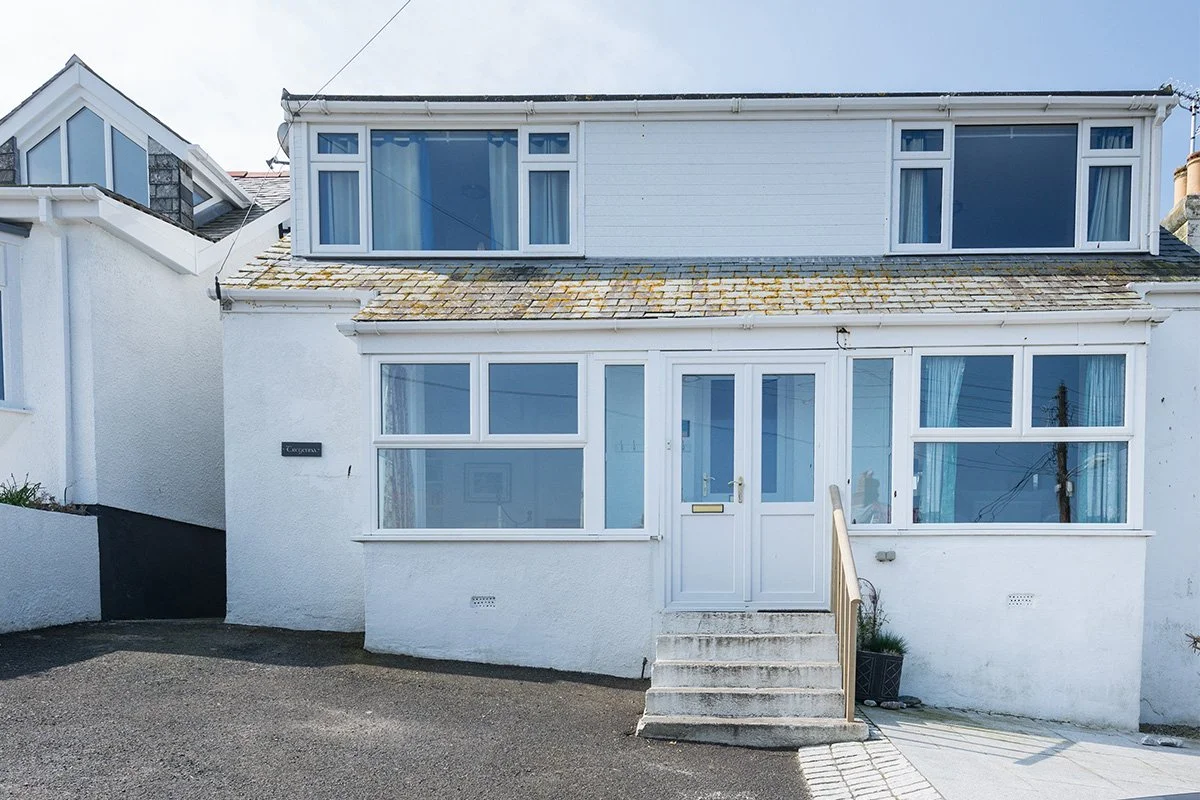 front entrance to tregenna holiday let in Port Isaac