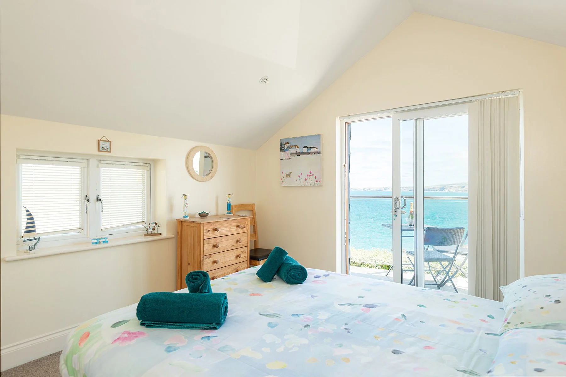 master bedroom at sea gems in port isaac ?