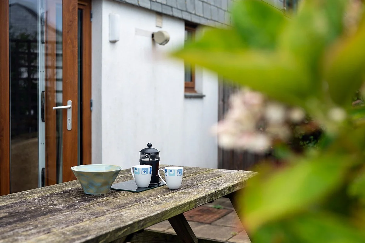 Port-Isaac-Bay-Holidays-self-catering-accomodation-Cornwall-White-Horses-DW-web-soc-07.jpg