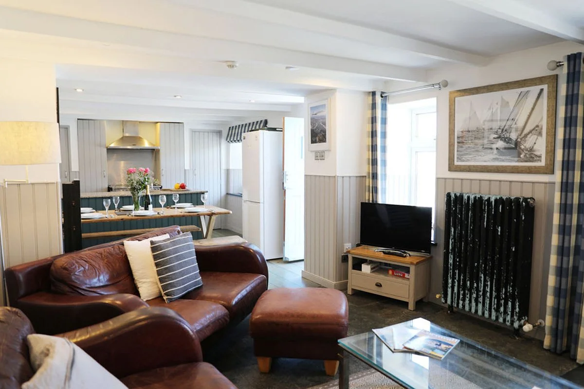open plan living area at the rockies in Port Gaverne
