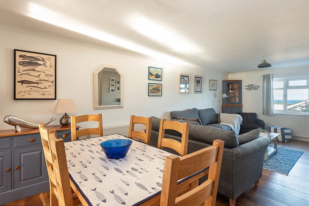 Port-Isaac-Bay-Holidayse-self-catering-accomodation-Silvershell-House-DW-web-02.jpg