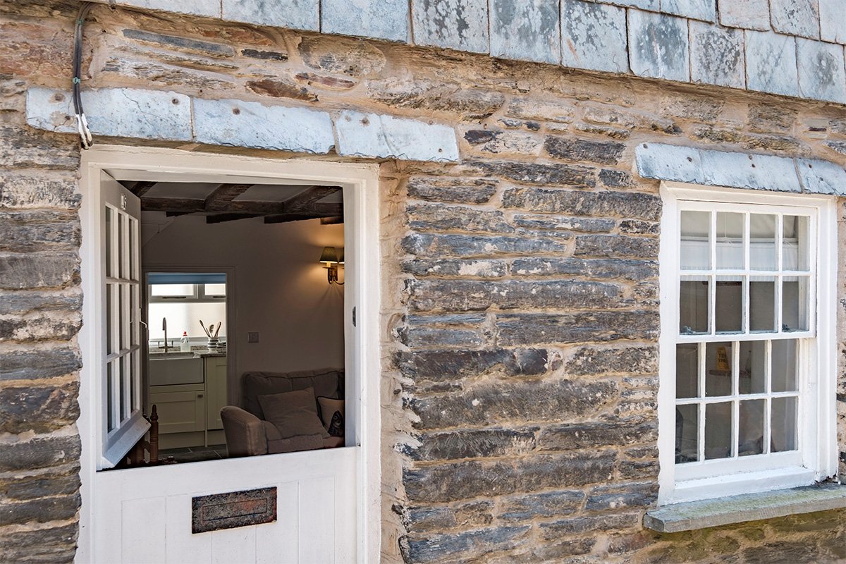 stable door entrance in mobray in Port Isaac