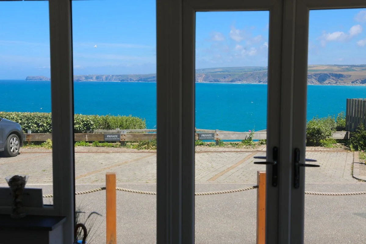Port-Isaac-Bay-Holidays-Cockleshell-self-catering-accomodation-web-11.jpg