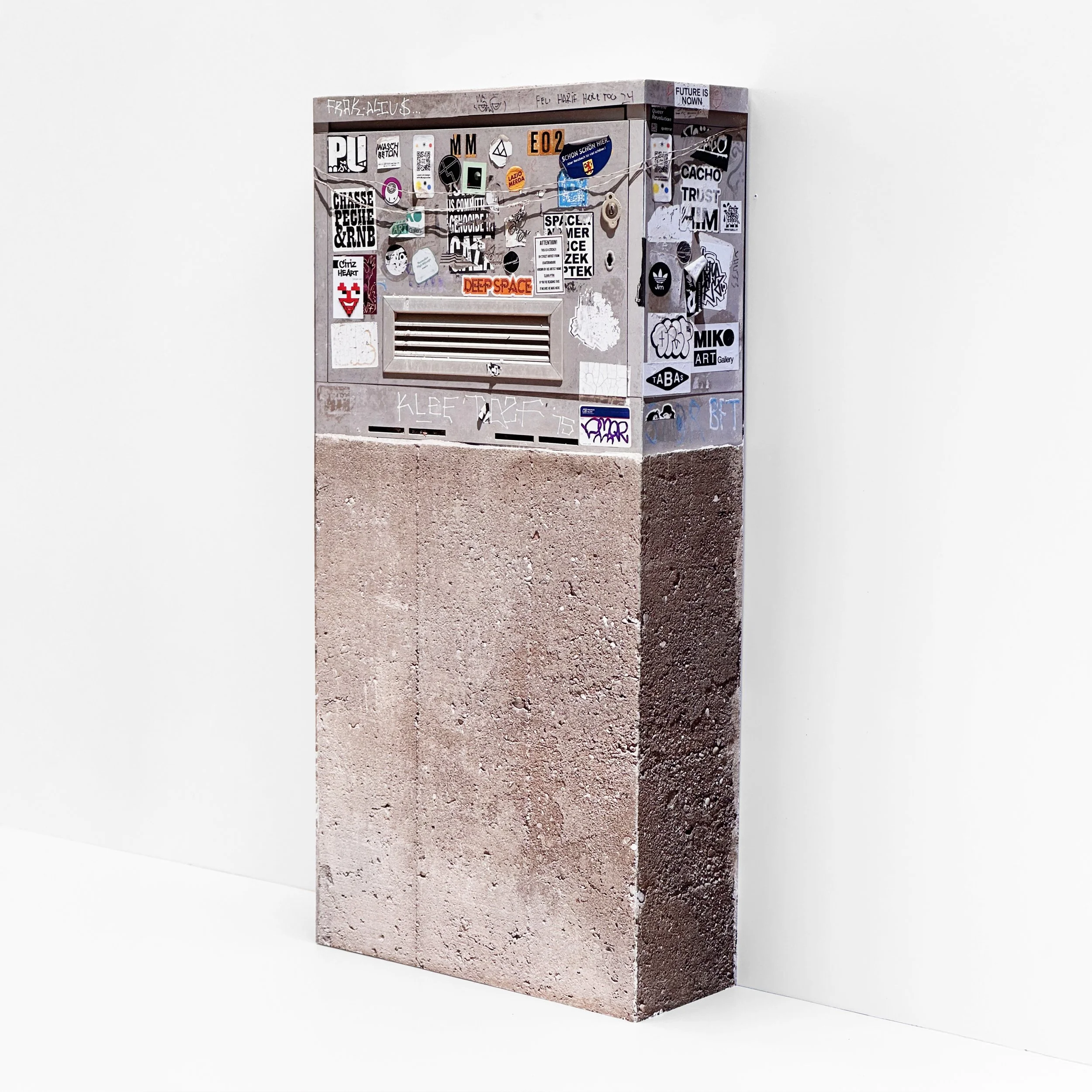 Telecom Box, Venice by Simon Chalmers
