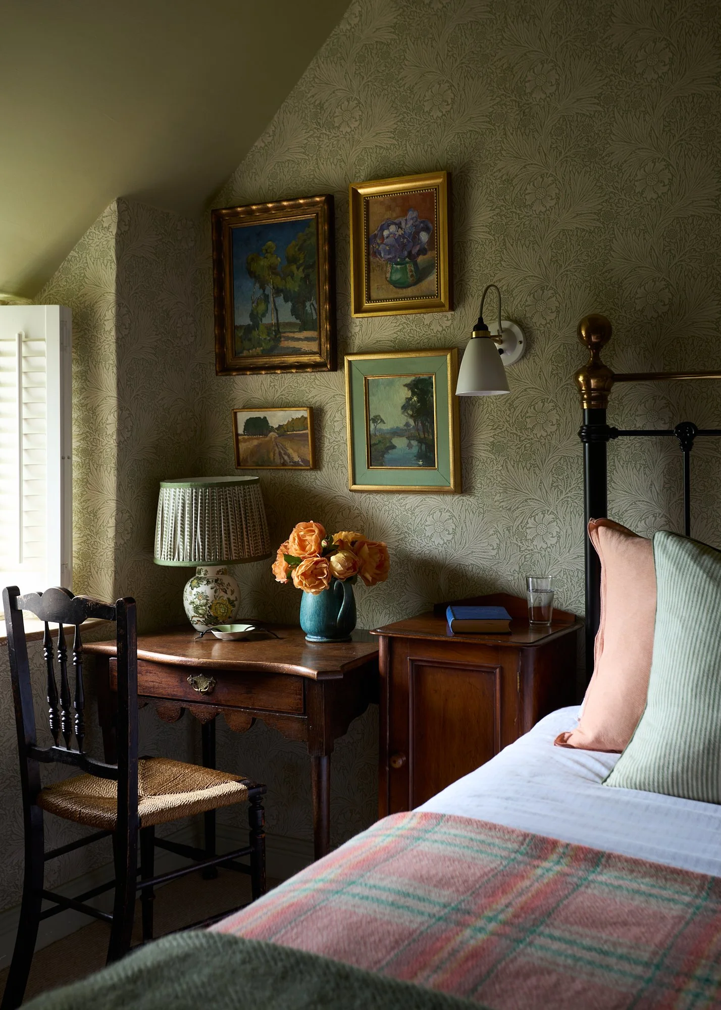 _BEDROOM 1 small_54.jpg