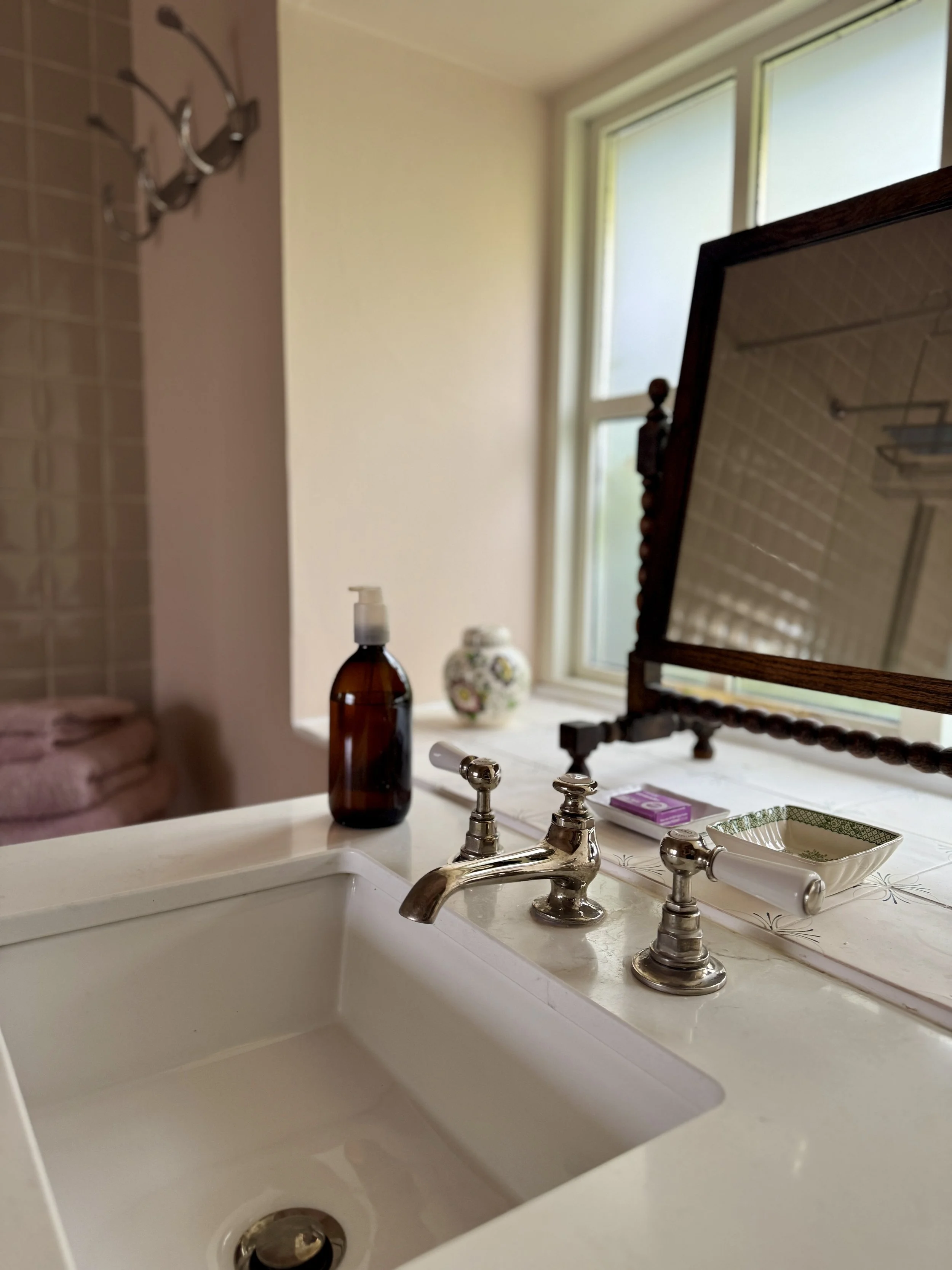Bathroom Cotswolds Escape IMG_8479.jpg