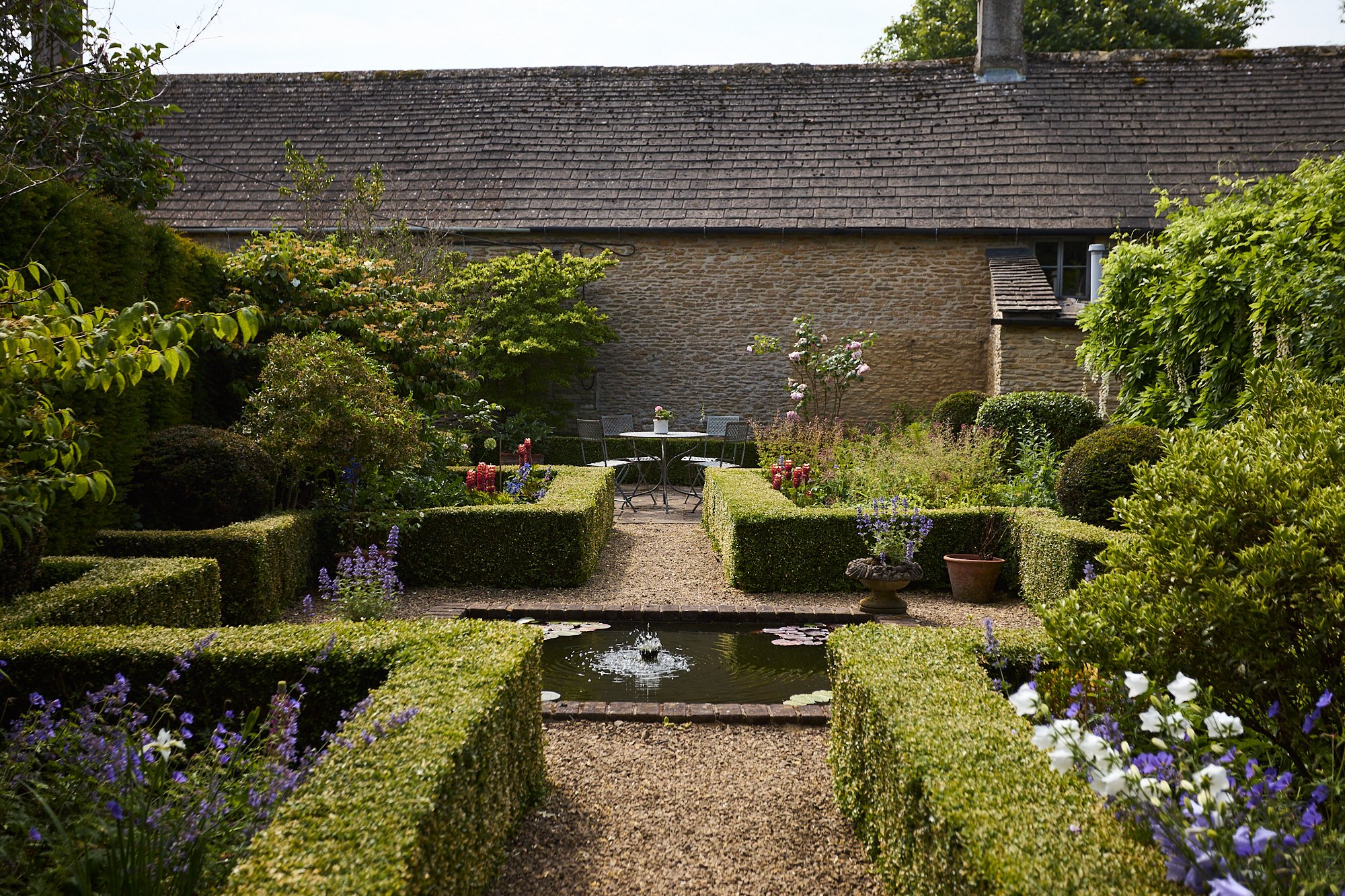 _BACK GARDEN small_32.jpg