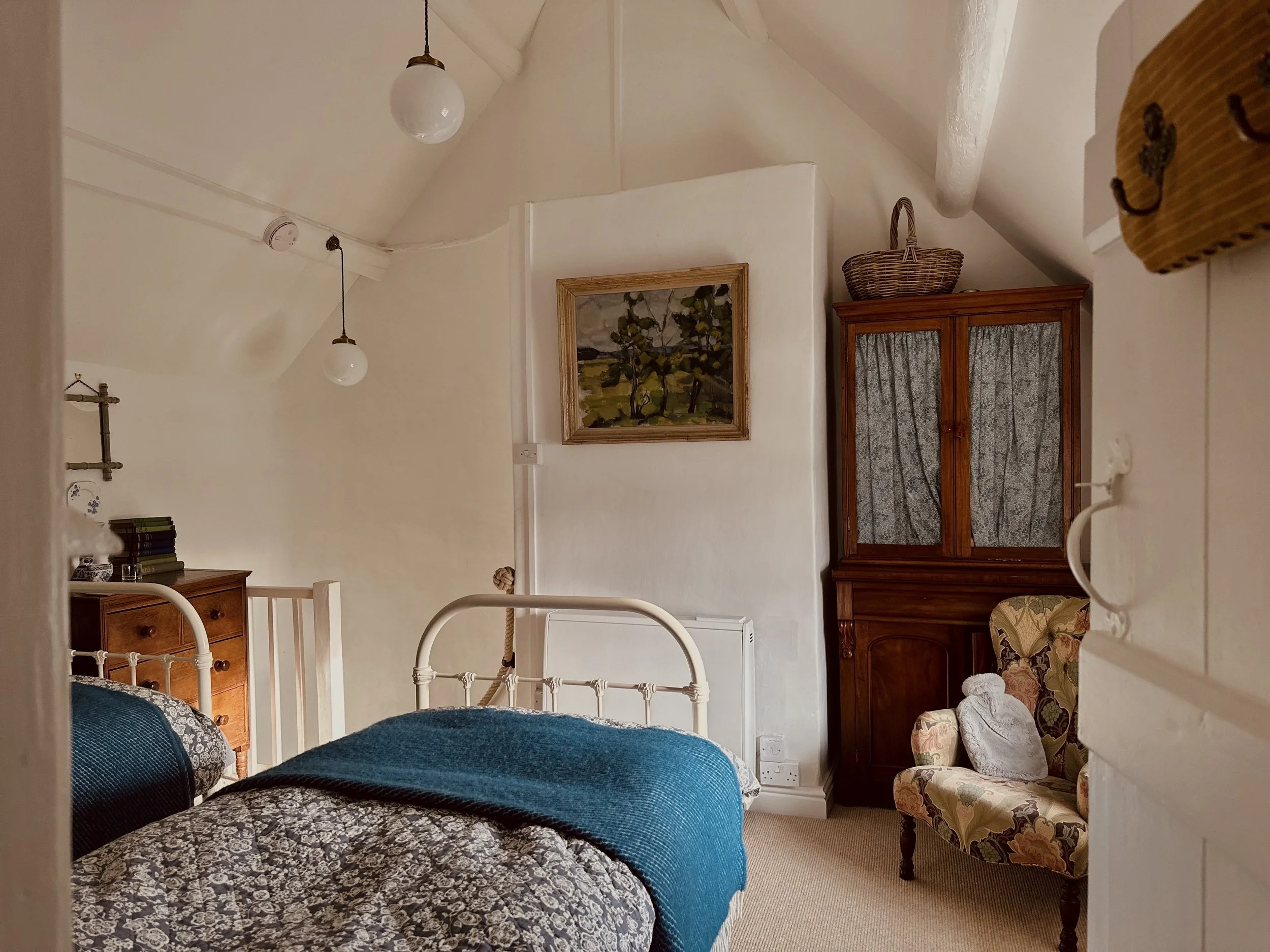 Twin room IMG_3876.jpeg