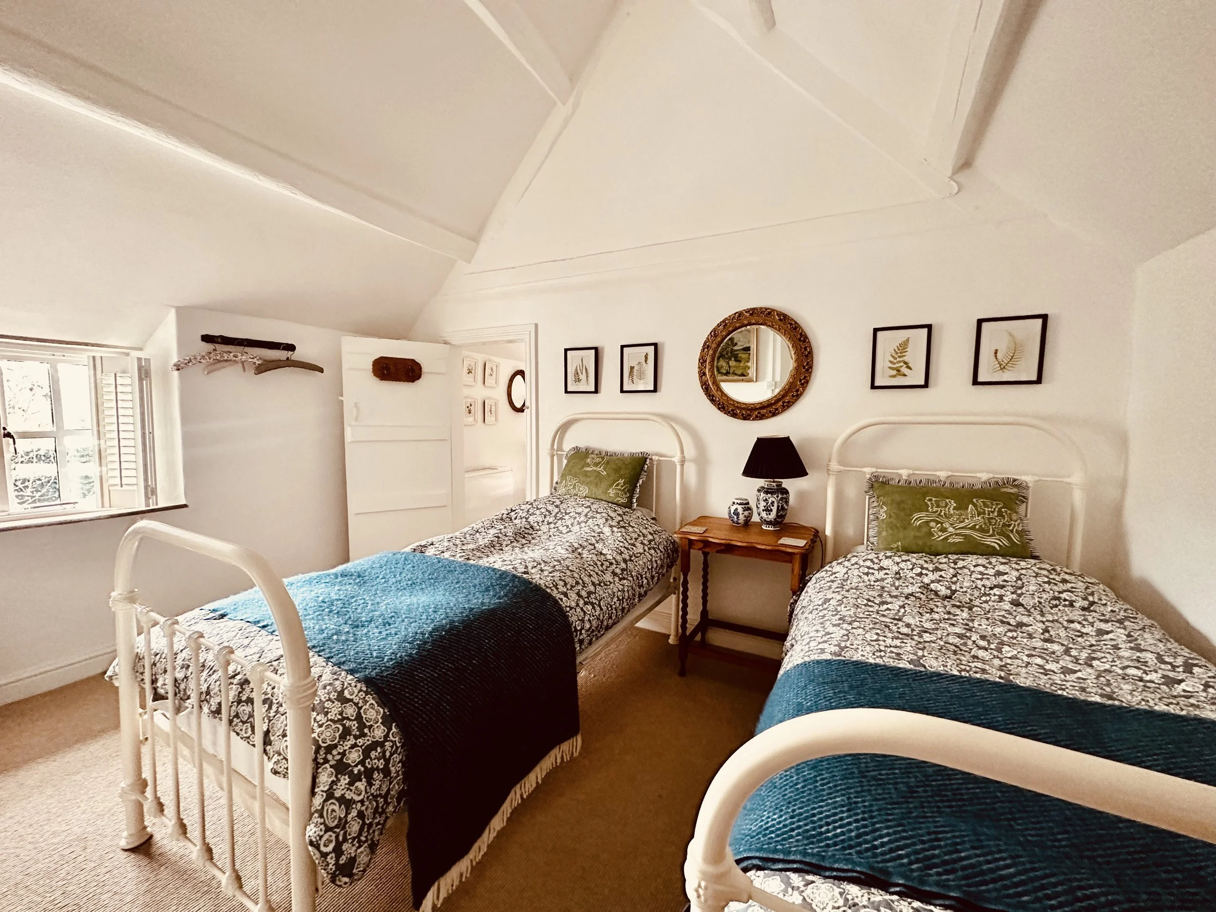 Twin bedroom IMG_3986.jpeg